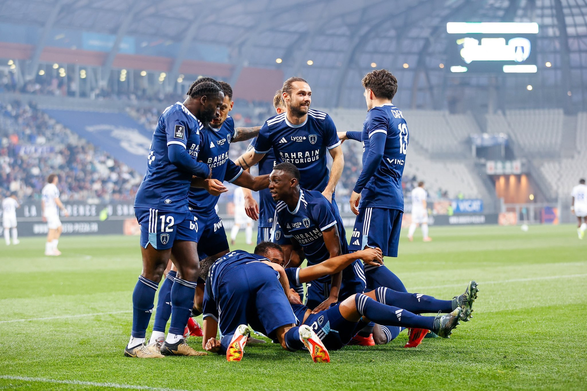 Το Παρίσι χωρίζεται στα δύο - Παρί Σεν Ζερμέν και Παρί σε μονομαχία… 200 μέτρων