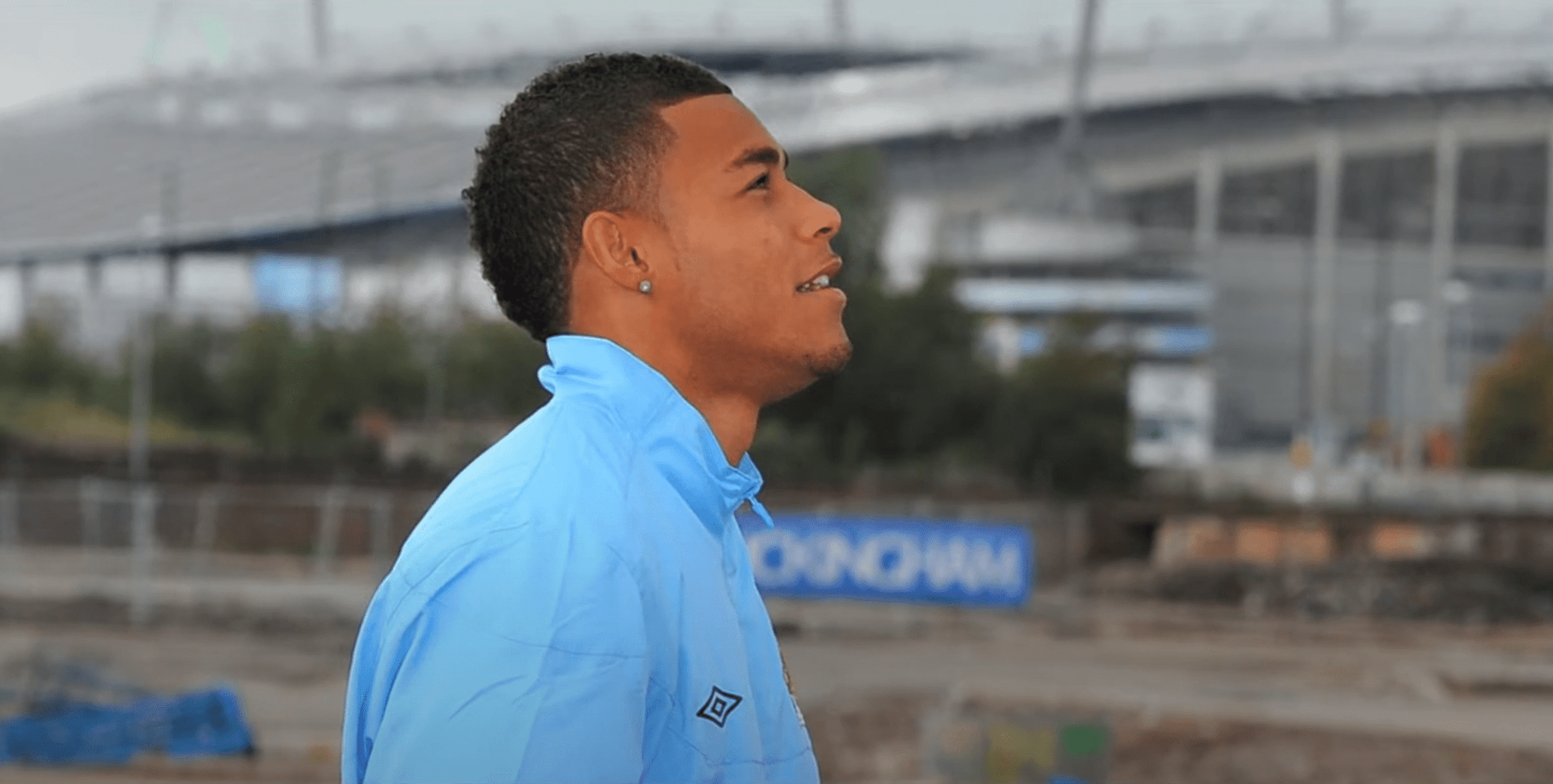 Το απίστευτο «glow up» ενός πρώην παίκτη της Μάντσεστερ Σίτι σε πολυεκατομμυριούχο χάρη στη μόδα