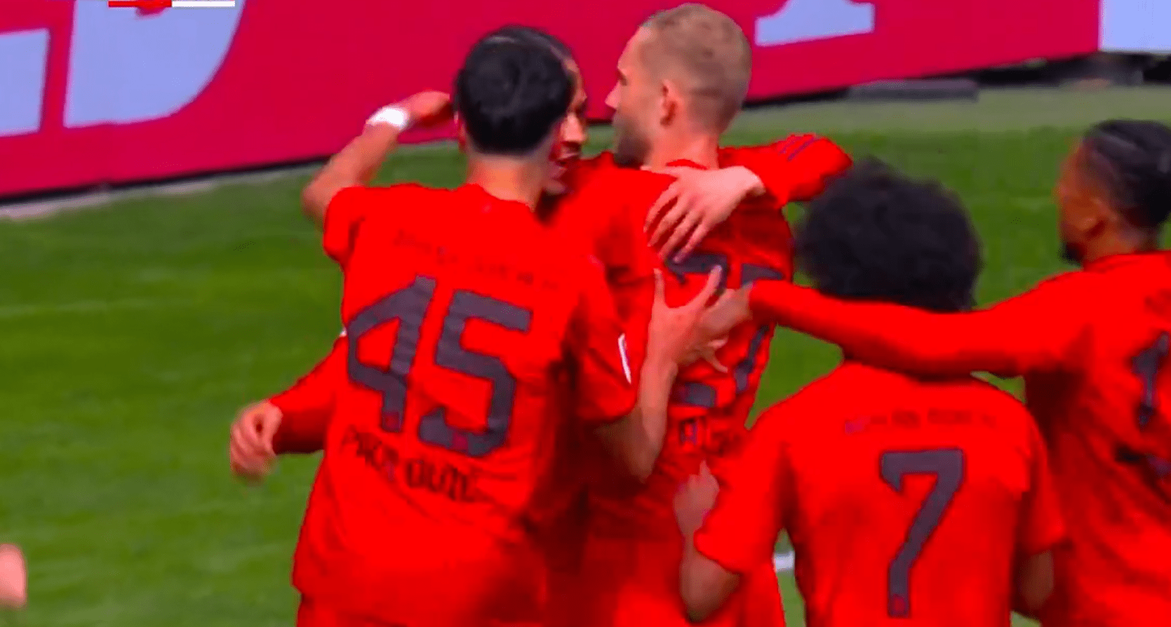 Έναν βαθμό μακριά από τον τίτλο η Μπάγερν - Νίκη τετράδας για Φράιμπουργκ