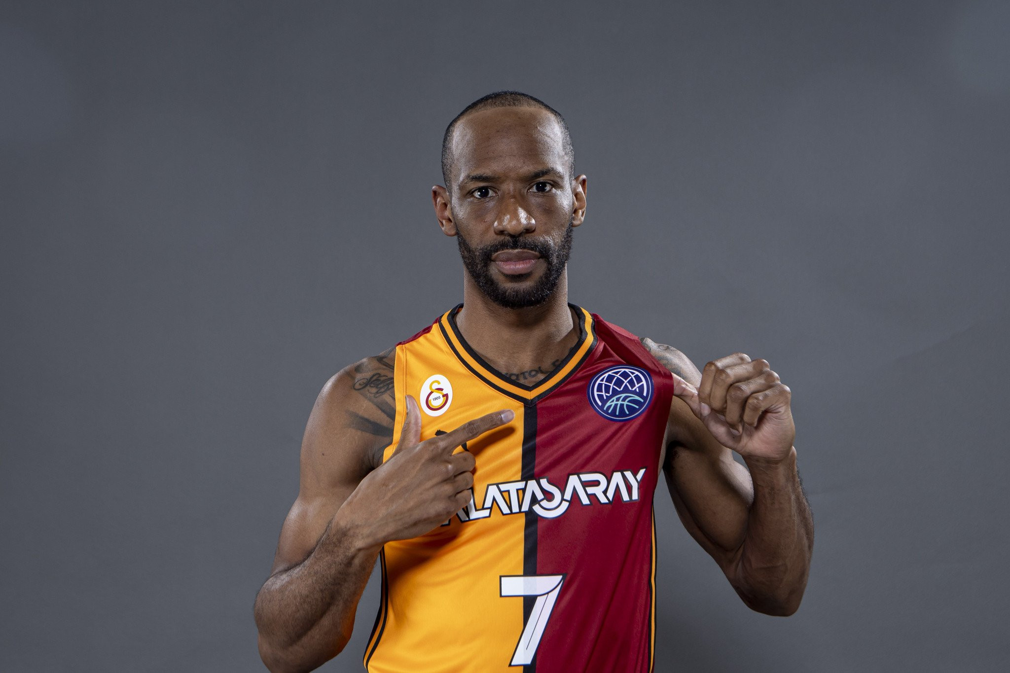 Ο Ουίλ Κάμινγκς στο Athletiko: «Δεν ψάχνω επιπλέον κίνητρο, ο Άρης με σύστησε στην Ευρώπη»