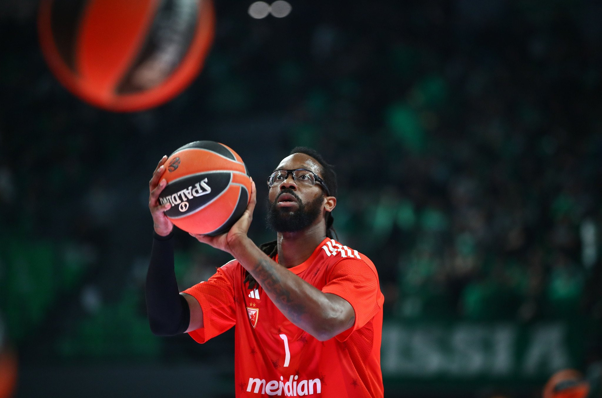 Ο Τζον Μπράουν έβαλε... φωτιά: «Να πάνε να γ@@@ οι οπαδοί της Παρτιζάν, προτιμώ να πάω στη Μαδαγασκάρη»