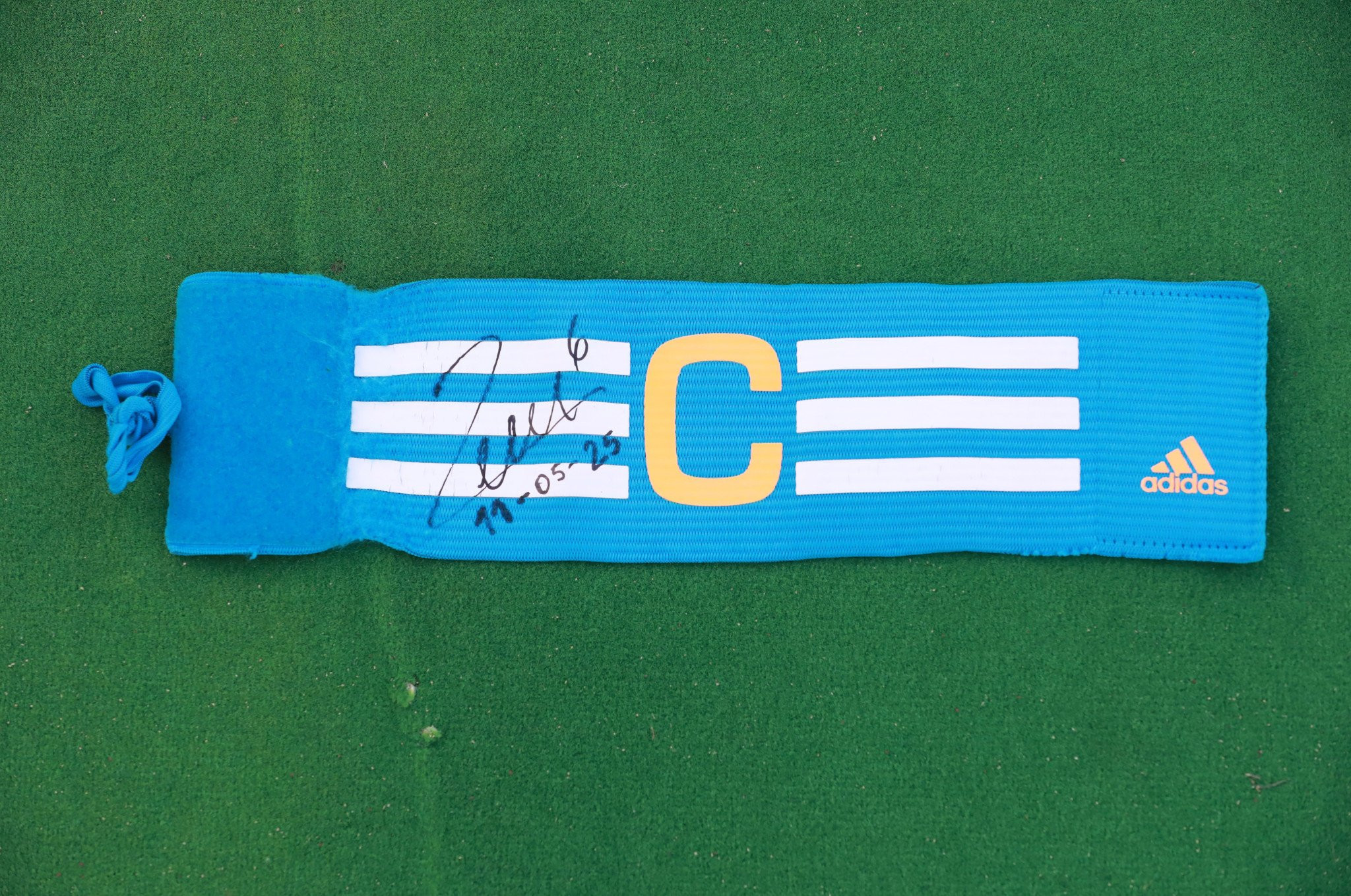 Με υπογραφή Ζέκα το περιβραχιόνιο που φοράει ο Ίνγκασον