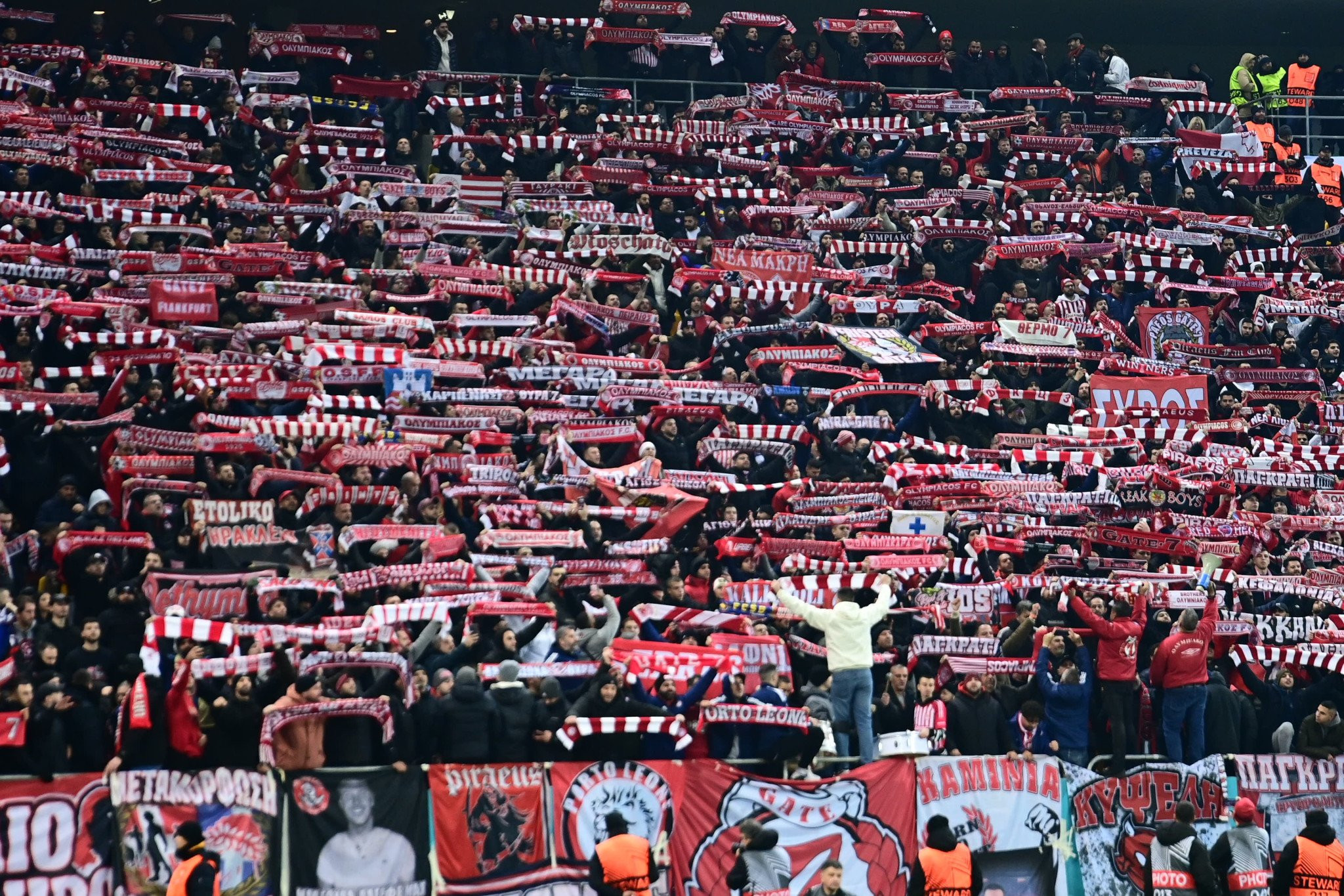 Χαμός για ένα εισιτήριο του τελικού με ΟΦΗ από τους οπαδούς του Ολυμπιακού