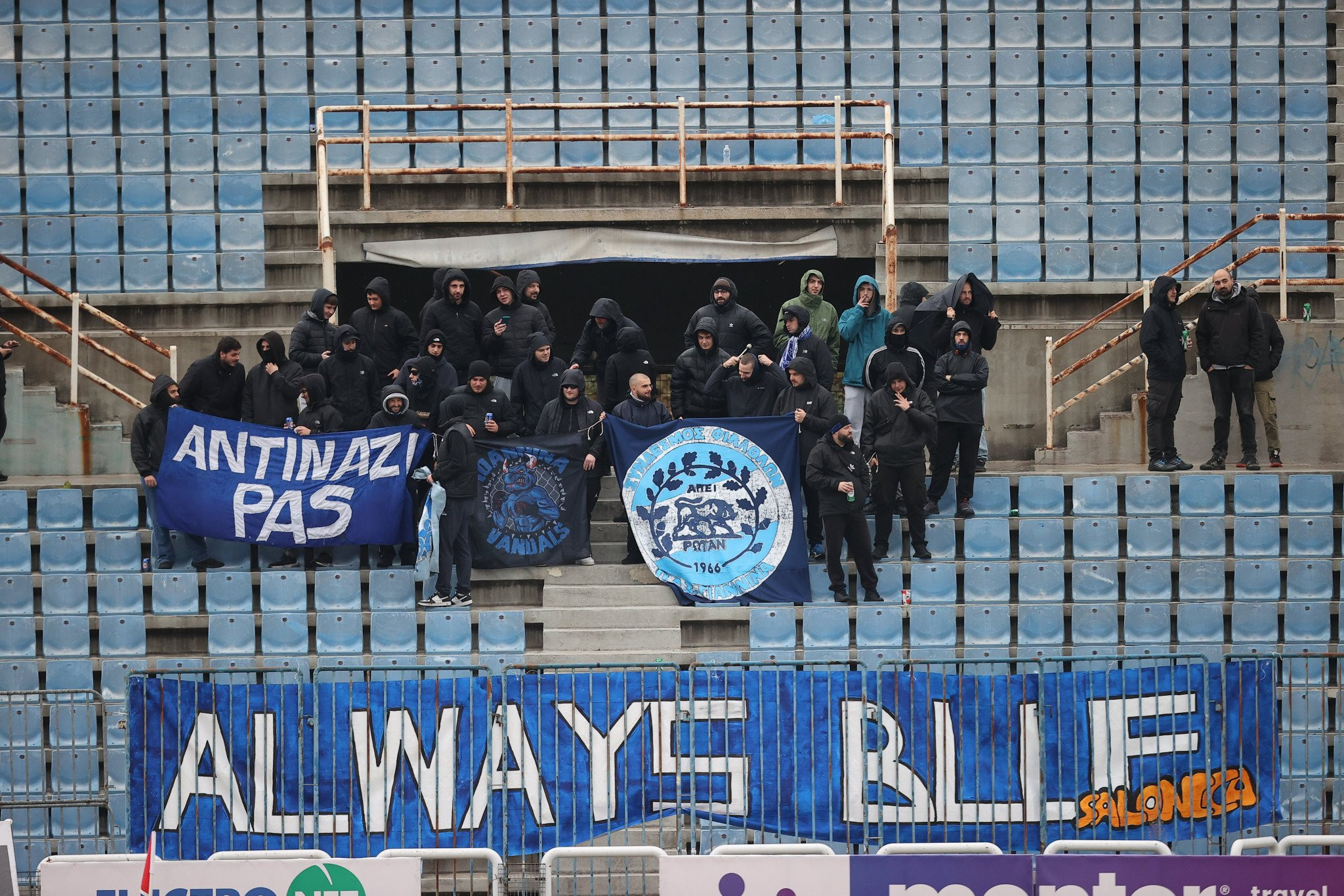 Συγκέντρωση από τους οπαδούς του ΠΑΣ Γιάννινα κατά της διοίκησης: «Κανένα φως, μόνο κοροϊδία»