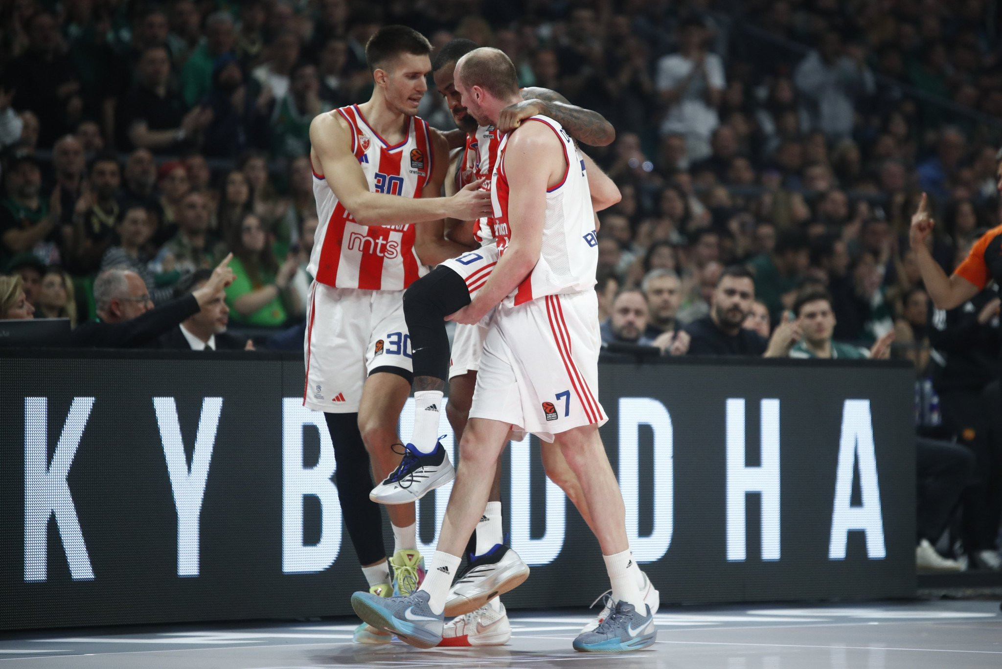 Ο Ερυθρός Αστέρας νίκησε την Ιγκοκέα αλλά ανησυχεί για τον ΜακΙντάιρ