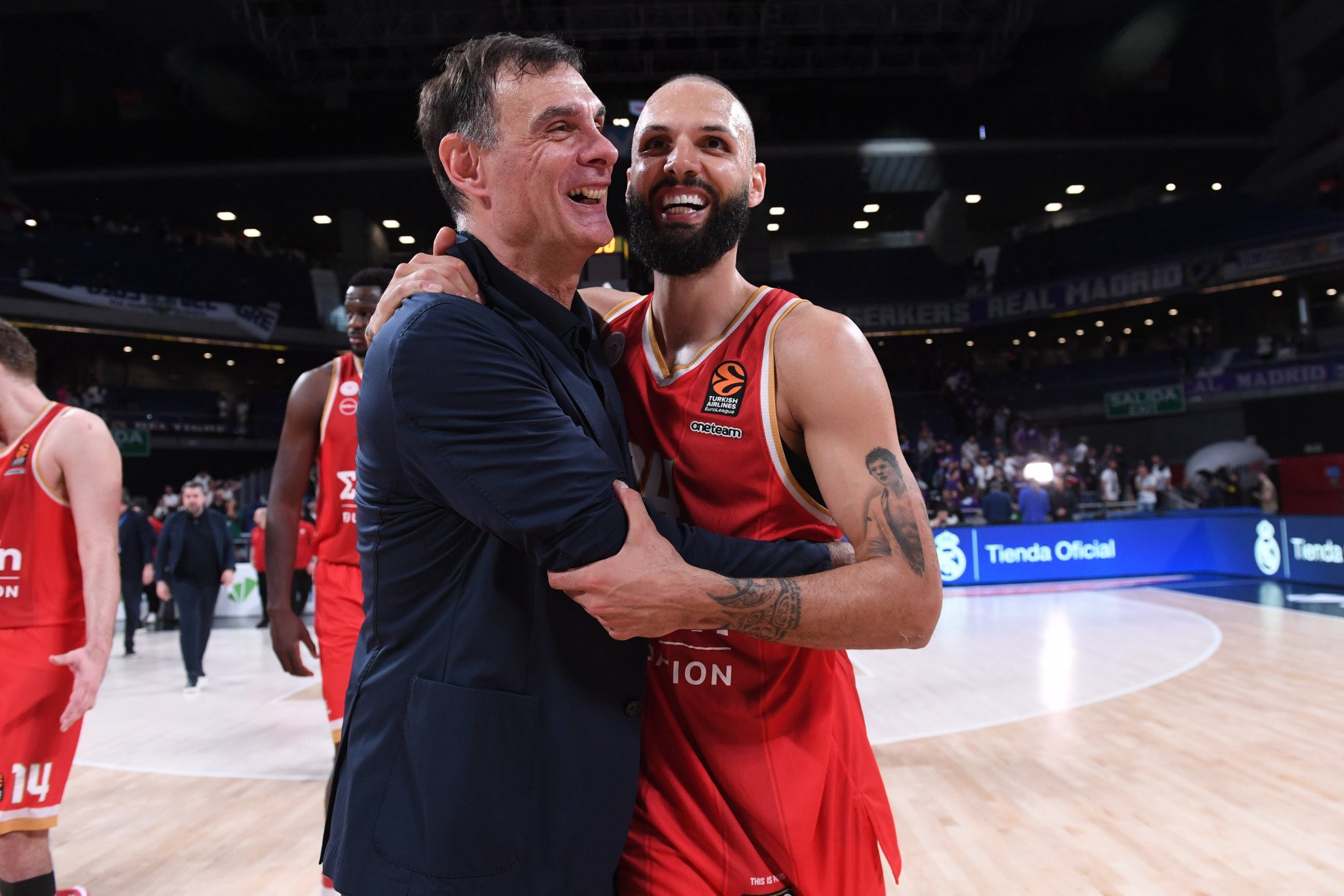 Η πρόκληση στο Άμπου Ντάμπι και ο οικουμενικός Μπαρτζώκας