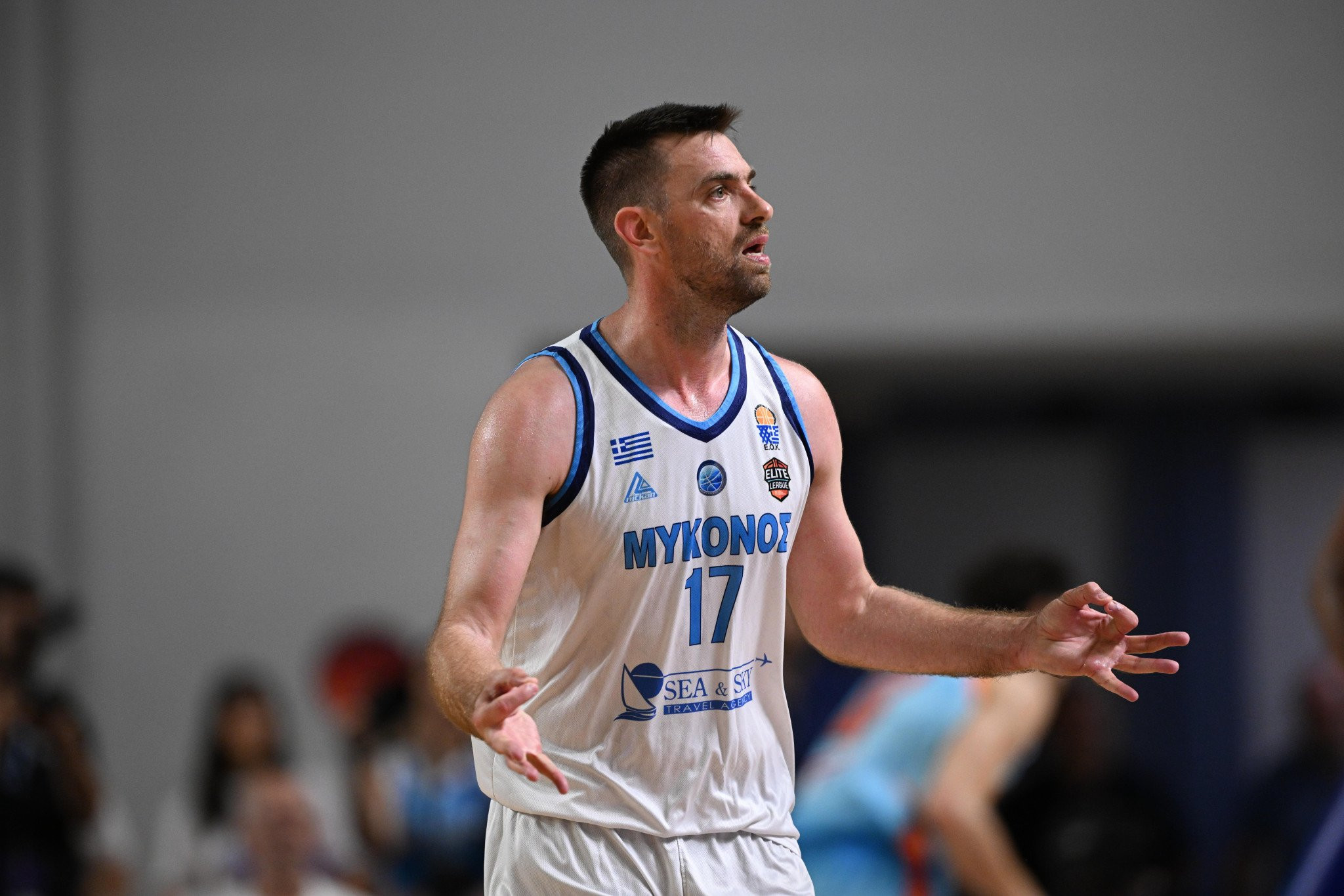 O Μάντζαρης στο Athletiko: «Τιμή η άνοδος, καλή επιτυχία στην Ολυμπιακάρα» (video)