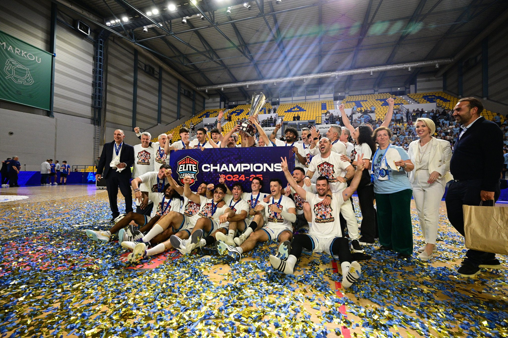 «Κάηκε» η Μύκονος για τους Πρωταθλητές (video)