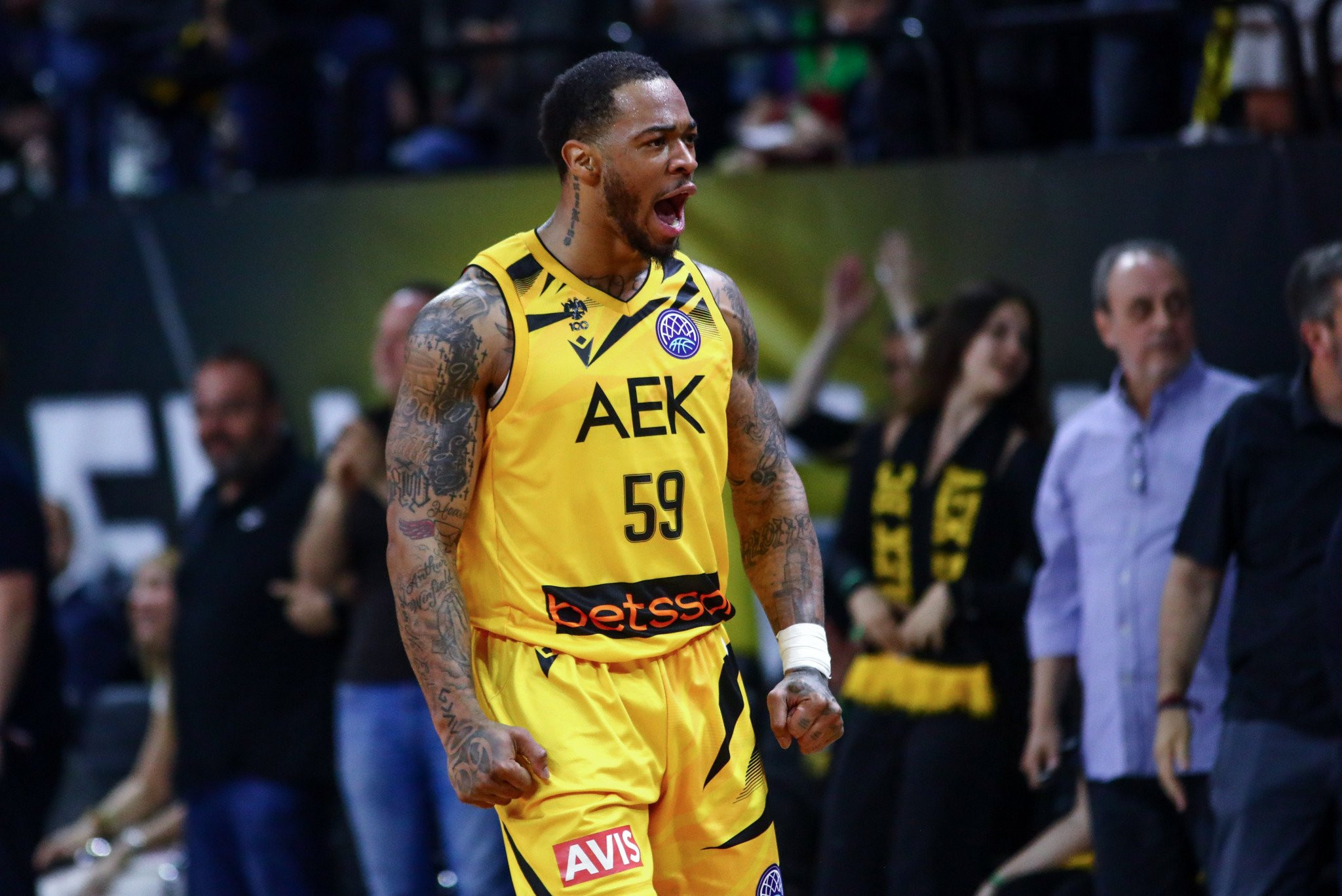 Μια ιστορία αμφισβήτησης: Ο Τάκερ, το αμερικάνικο ποδόσφαιρο, το μπάσκετ και η δικαίωση