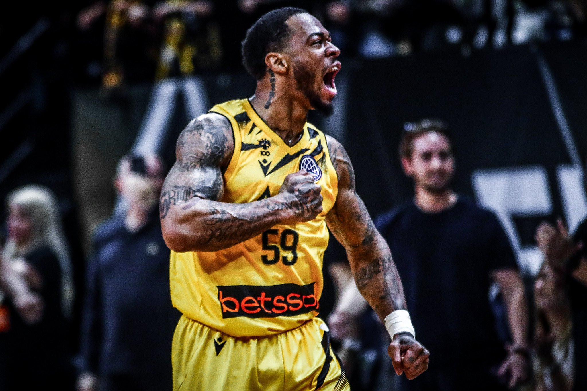 Ο Ρεϊζόν Τάκερ στο Athletiko: «Η ανατροπή που κάναμε δείχνει την καρδιά της ΑΕΚ»