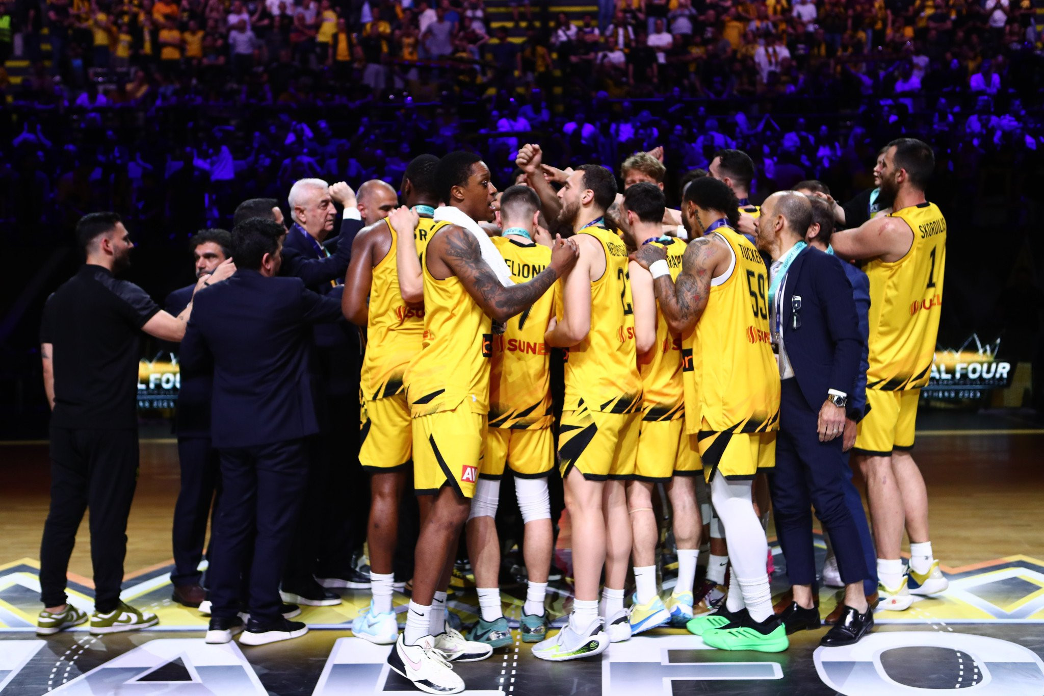 Οι κορυφαίες στιγμές της απίθανης «κιτρινόμαυρης» ανατροπής που έδωσε στην ΑΕΚ την τρίτη θέση του BCL