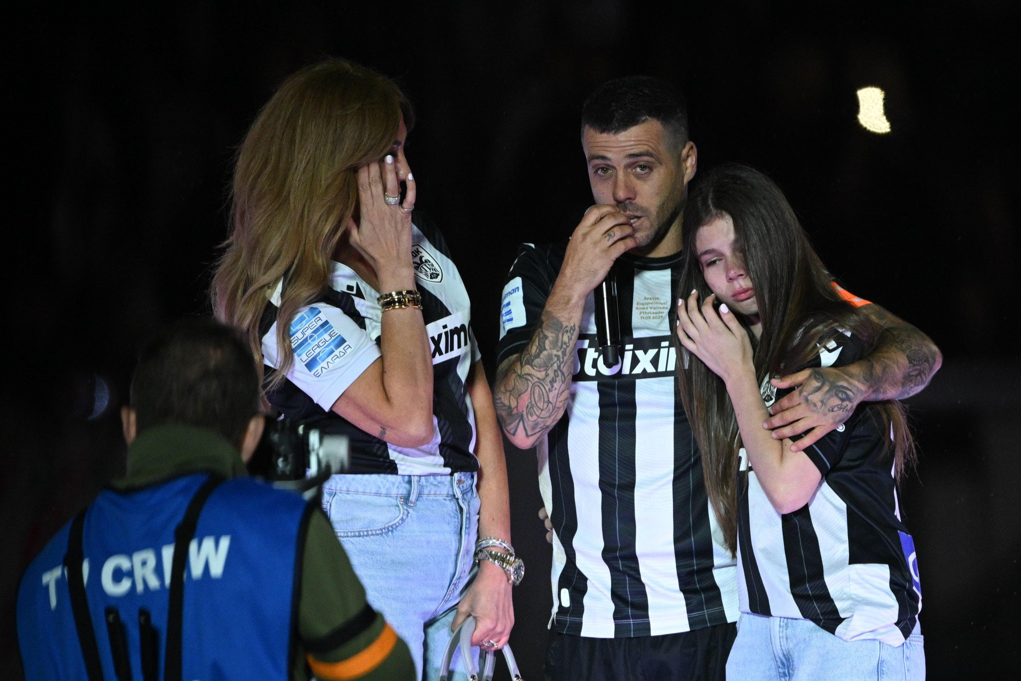 Η συγκλονιστική εικόνα με τα δάκρυα της κόρης του Βιεϊρίνια