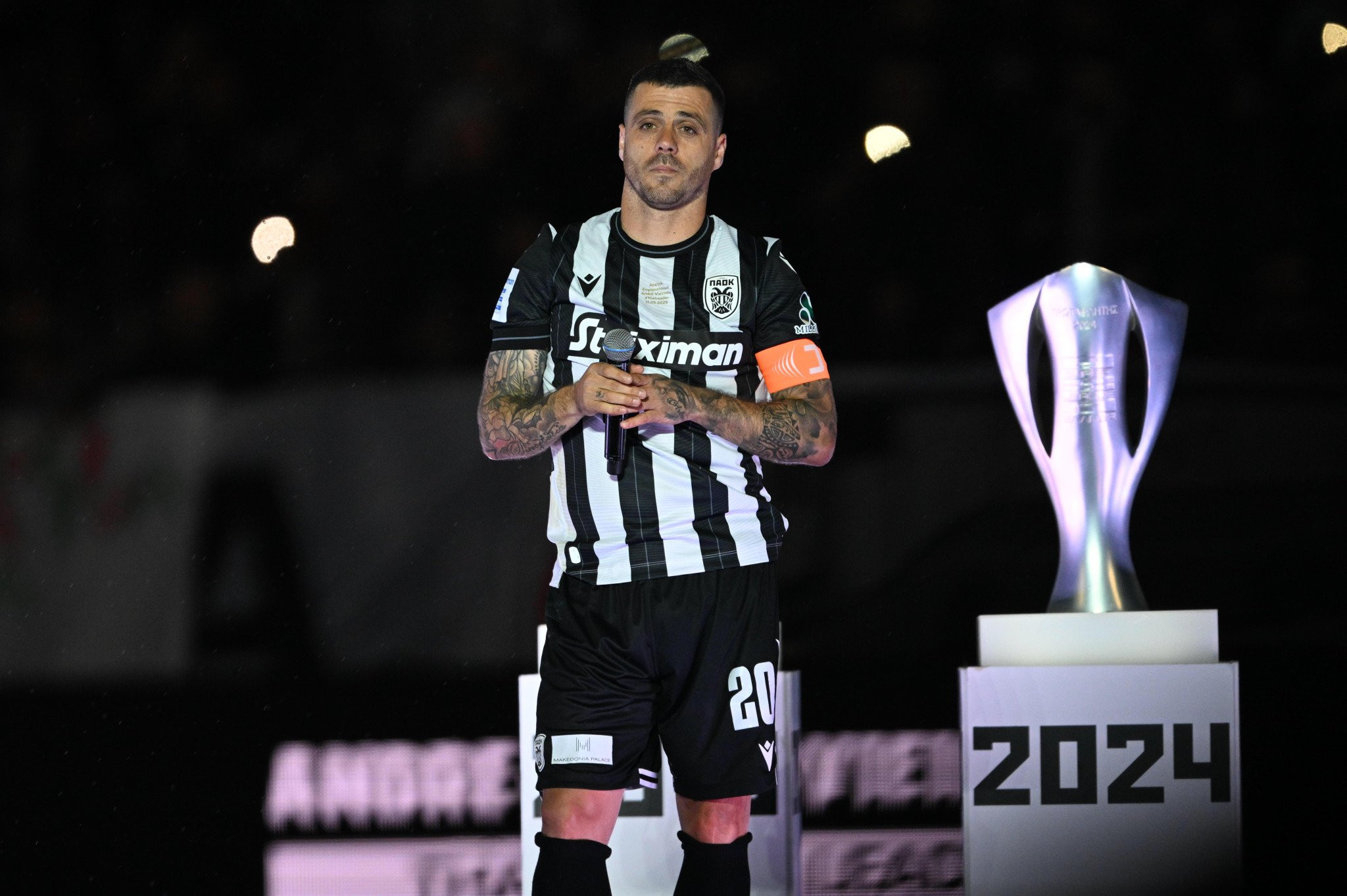 Το βίντεο του Athletiko με το «TINAFTORE» που είπε ξανά ο Αντρέ και το έκανε σύνθημα η Τούμπα