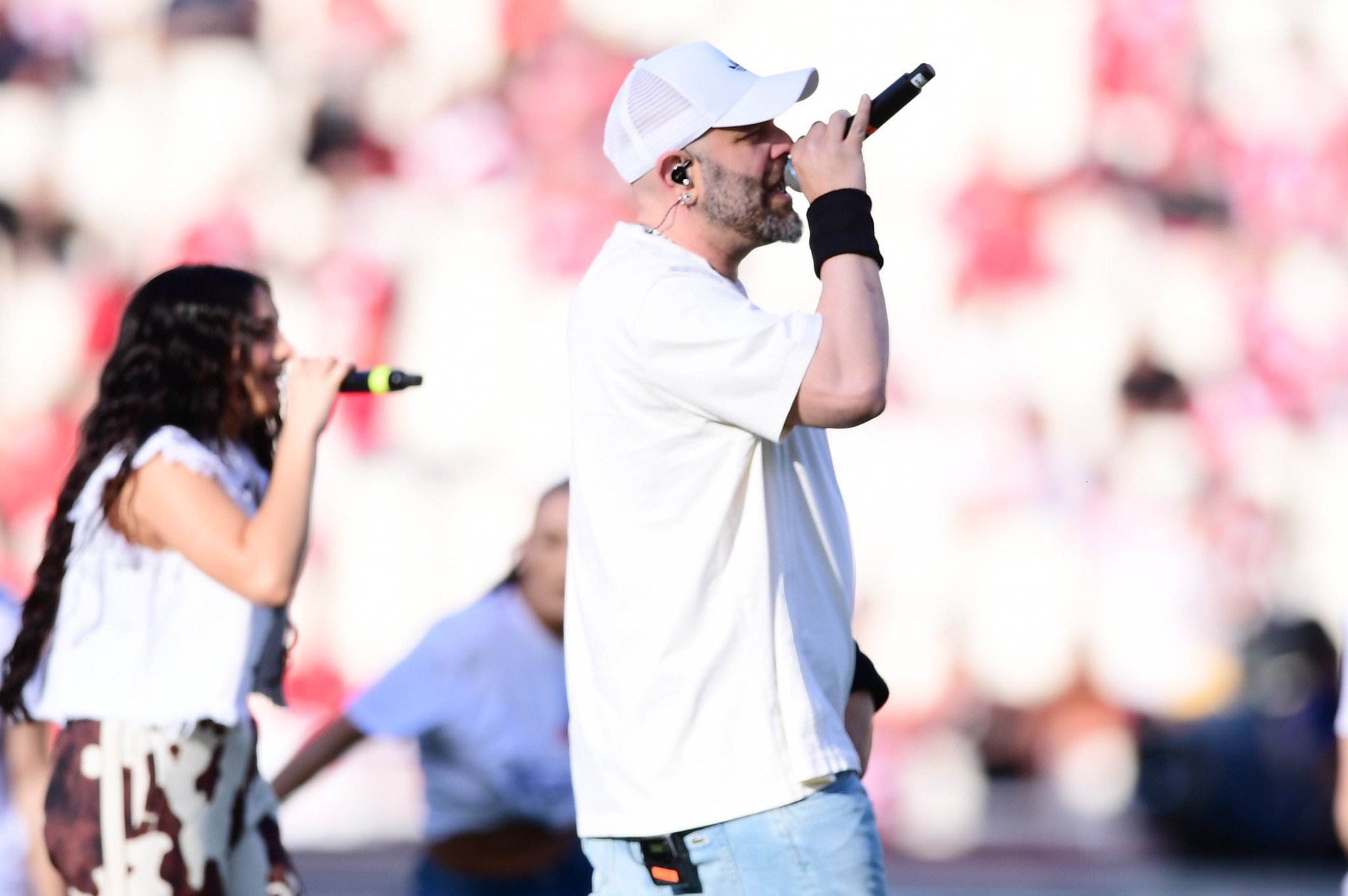 Stavento και Daphne Lawrence έδωσαν show στο τερέν του ΟΑΚΑ (video)