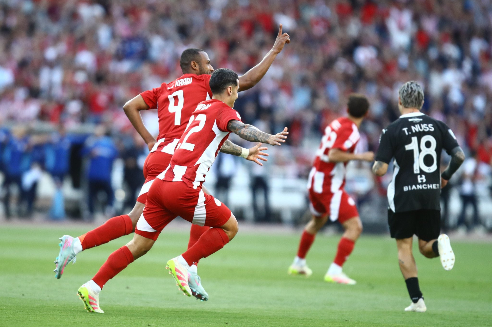 Ελ Κααμπί τι κάνεις; - Σκόραρε το 60ο γκολ σε 94 ματς με τον Ολυμπιακό! (video)