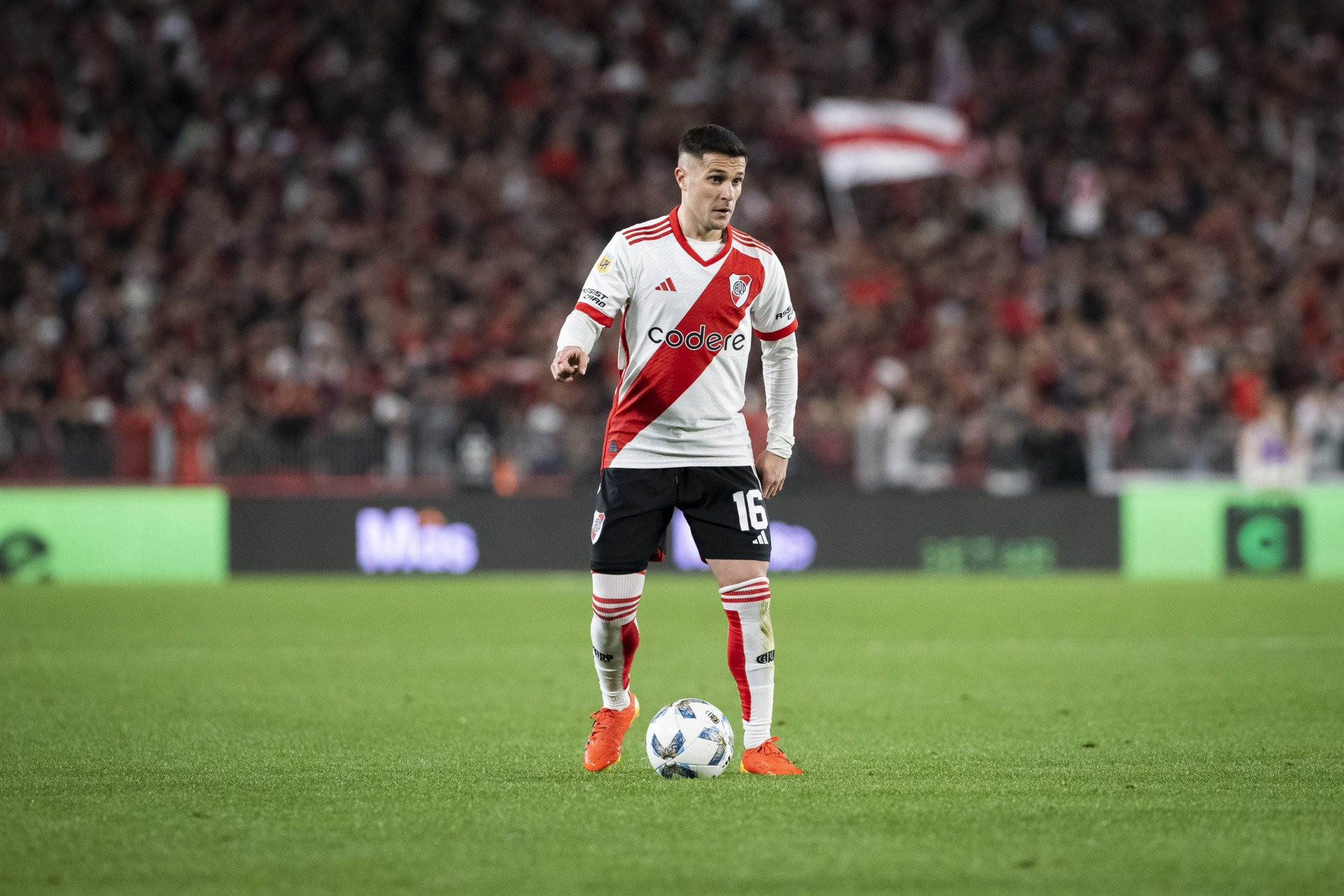 «Εξετάζει σοβαρά την περίπτωση του Φαμπρίτσιο Μπούστος ο Ολυμπιακός»