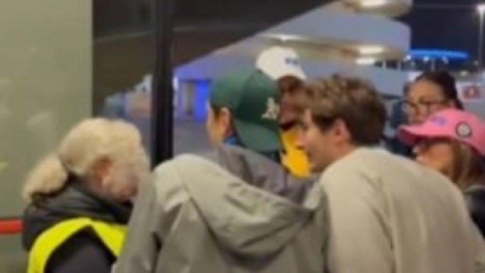 «Άπιστοι» οπαδοί της Ίντερ έφυγαν στο 2-3 και μετά παρακαλούσαν να επιστρέψουν! (video)