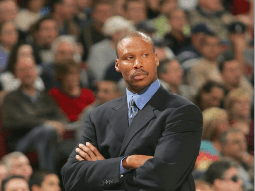 Ο Μπάιρον Σκοτ κατηγορείται για σεξουαλική κακοποίηση ανήλικης πριν από 38 χρόνια