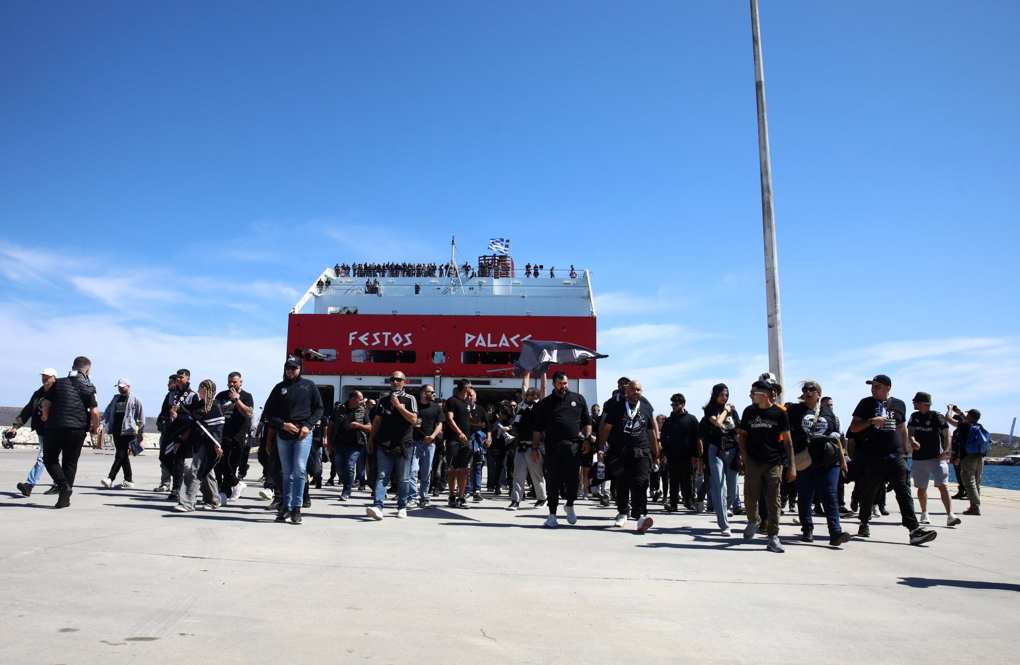 Ραγίζει καρδιές το συγκλονιστικό πανό των φίλων του ΟΦΗ για τη Ρενάτα, τη φίλαθλο του Πανιωνίου, που έφυγε από τη ζωή