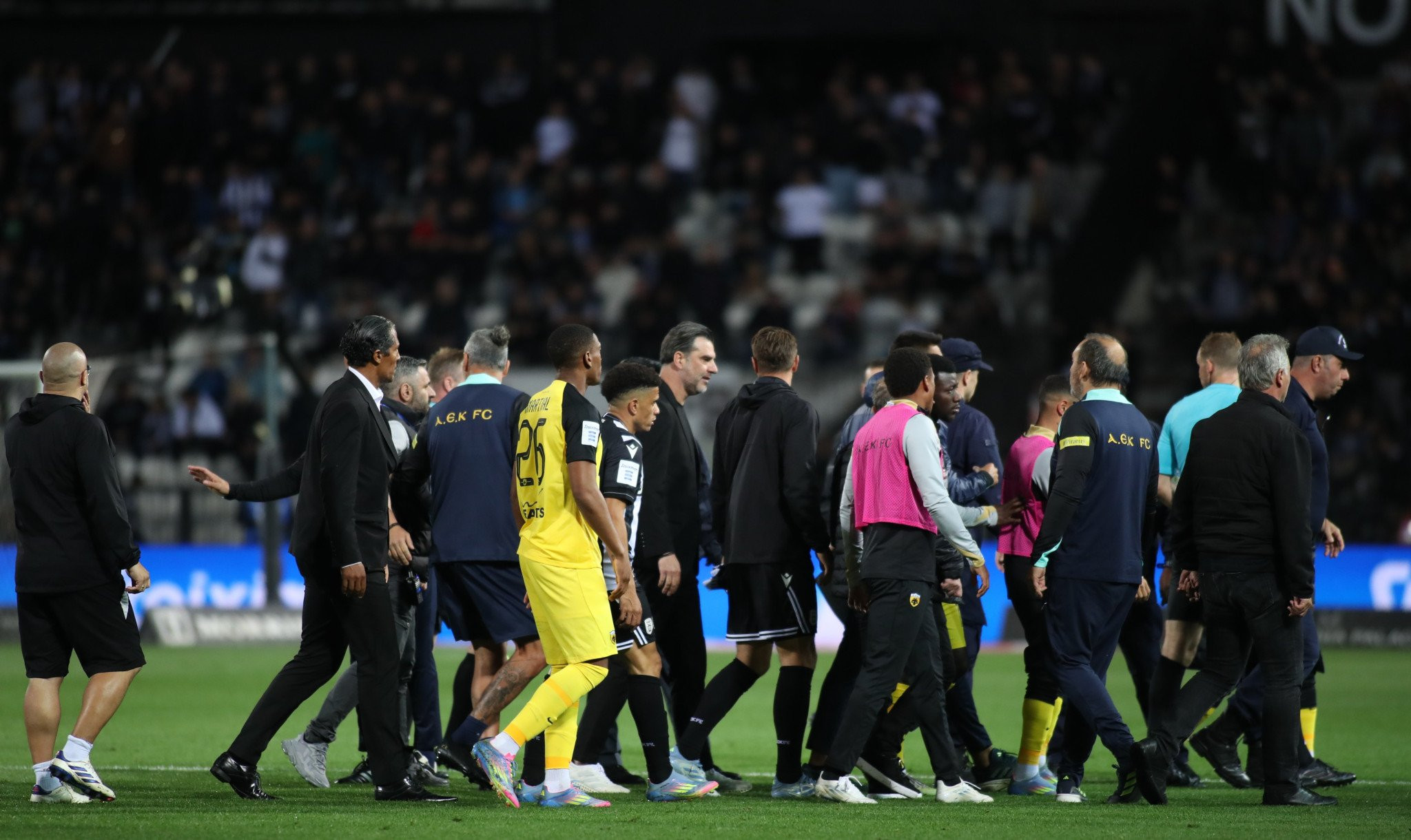 Ένταση στο ημίχρονο ανάμεσα σε Λαμέλα και Κεντζιόρα (video)