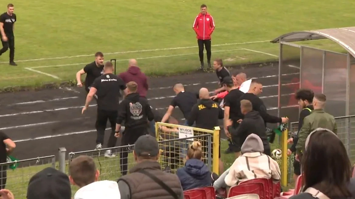 Γήπεδο στην Πολωνία έγινε ρινγκ - Μάχες οπαδών σώμα με σώμα (video)