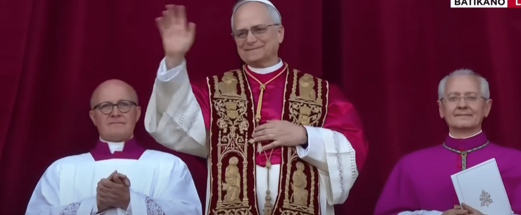 Ο νέος Πάπας... σώζει Νικς και Μπουλς