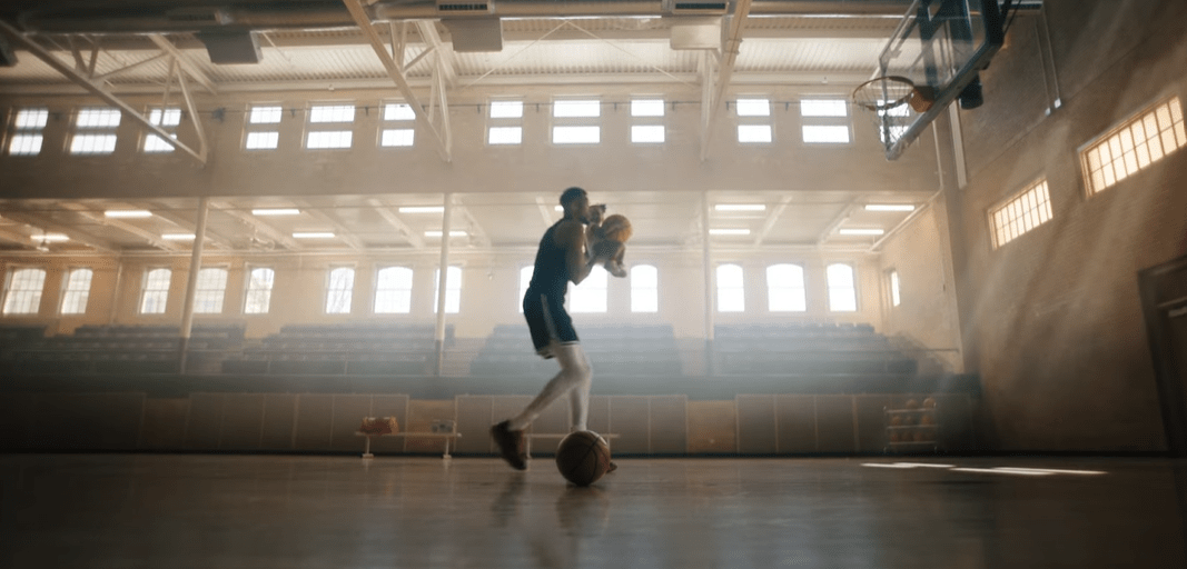 Ο Γιάννης επιτέλους έκανε διαφήμιση για πάνες (video)