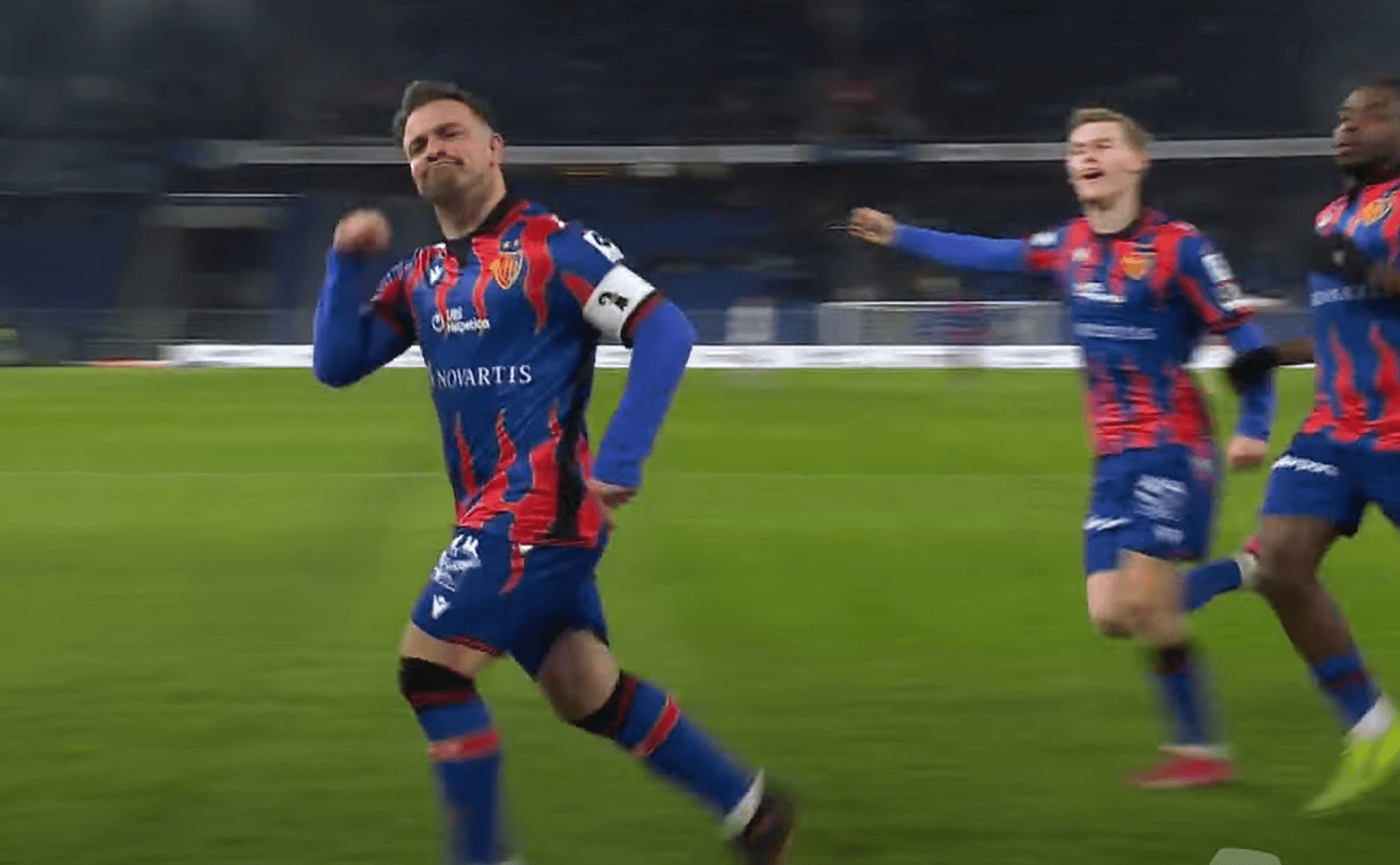 Ο Σακίρι ζει το ελβετικό παραμύθι του και γίνεται άγαλμα στη Βασιλεία