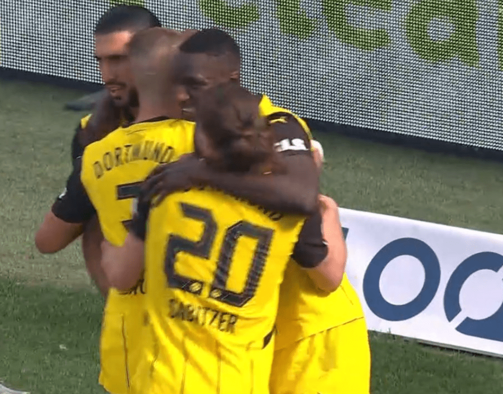 Άλωσε την «BayArena» η Ντόρτμουντ με τεσσάρα στο «αντίο» του Τσάμπι Αλόνσο