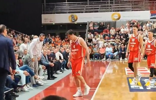 Έξαλλος Τεόντοσιτς: Τσακώθηκε με διαιτητές και τα... έψαλλε σε στελέχη της ABA Liga