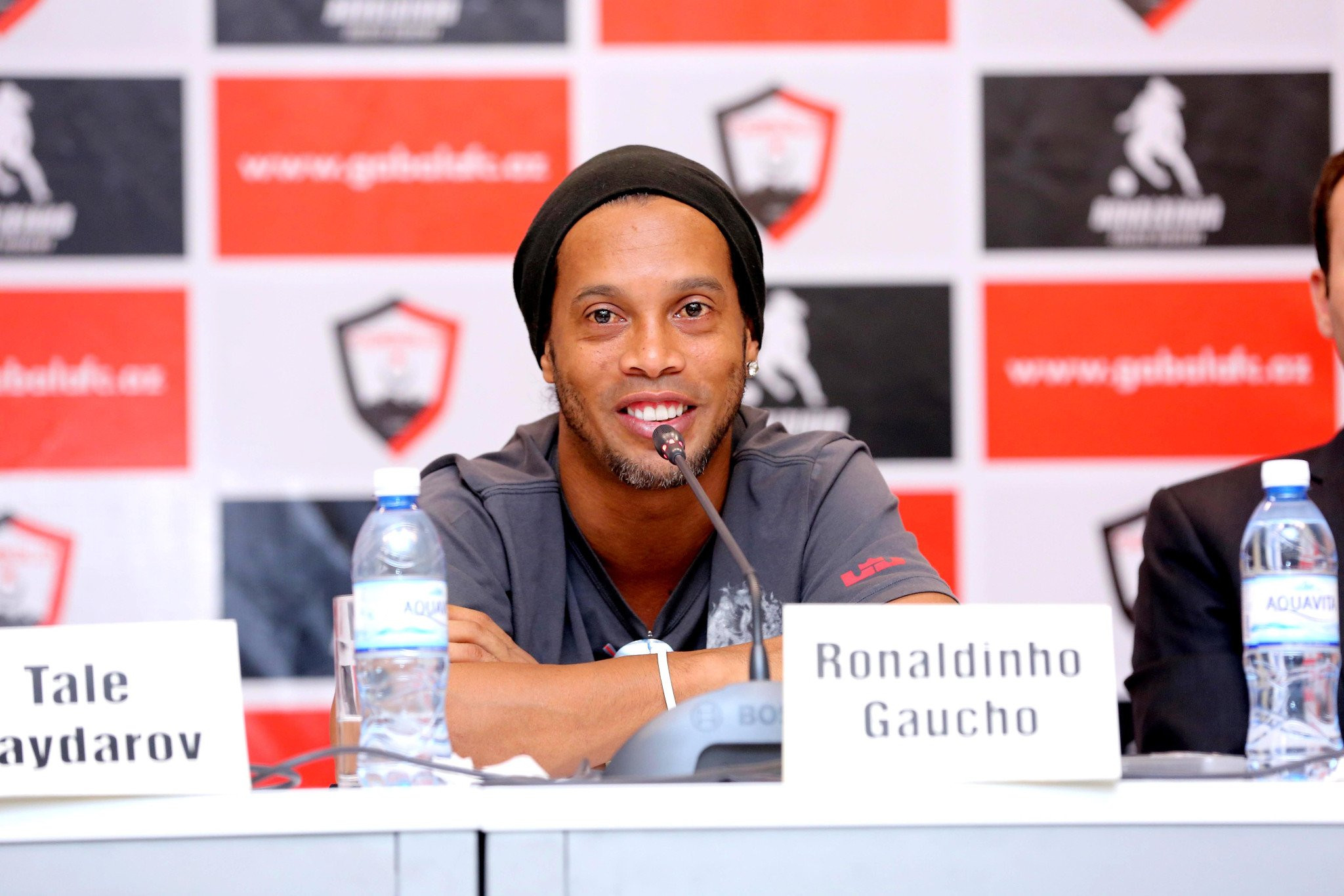 Ροναλντίνιο: «Ο Μέσι κι εγώ έχουμε ήδη γράψει ιστορία, τώρα είναι η σειρά του Γιαμάλ»