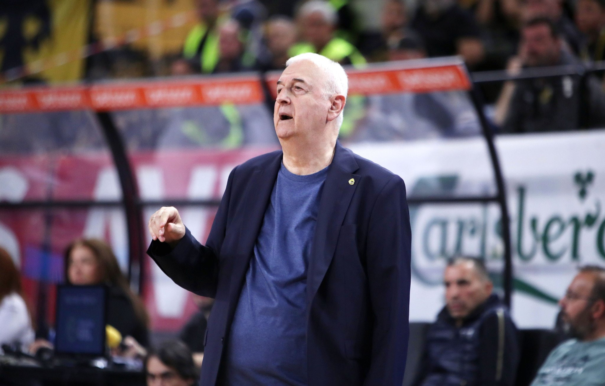 Θερμό χειροκρότημα για τον Σάκοτα από τον κόσμο της ΑΕΚ στη Sunel Arena (video)