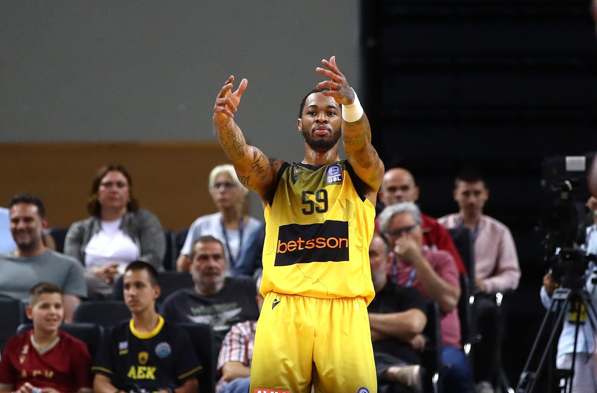 Κιτρινόμαυρος... περίπατος και 3η θέση στην GBL για την ΑΕΚ Betsson