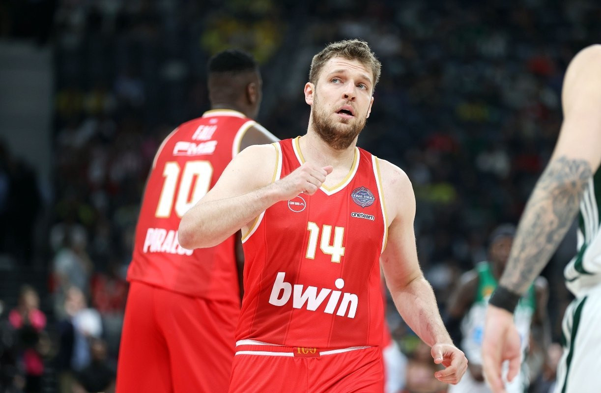 Ο Βεζένκοφ στο Athletiko: «Πάντα το κακό σβήνει το καλό» (video)