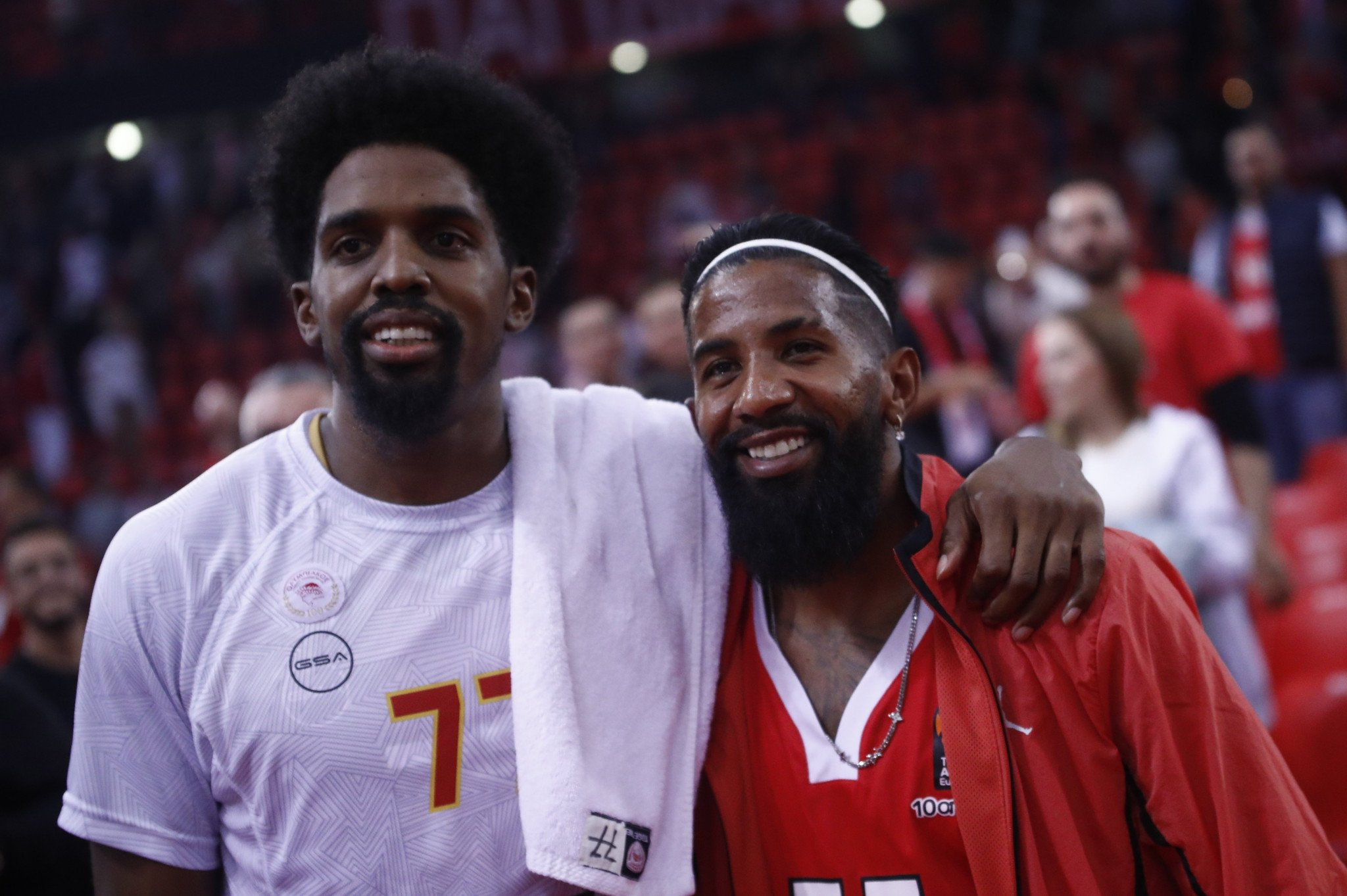 Η αποστολή των νταμπλούχων του Ολυμπιακού στο Άμπου Ντάμπι και το μήνυμα Μεντιλίμπαρ