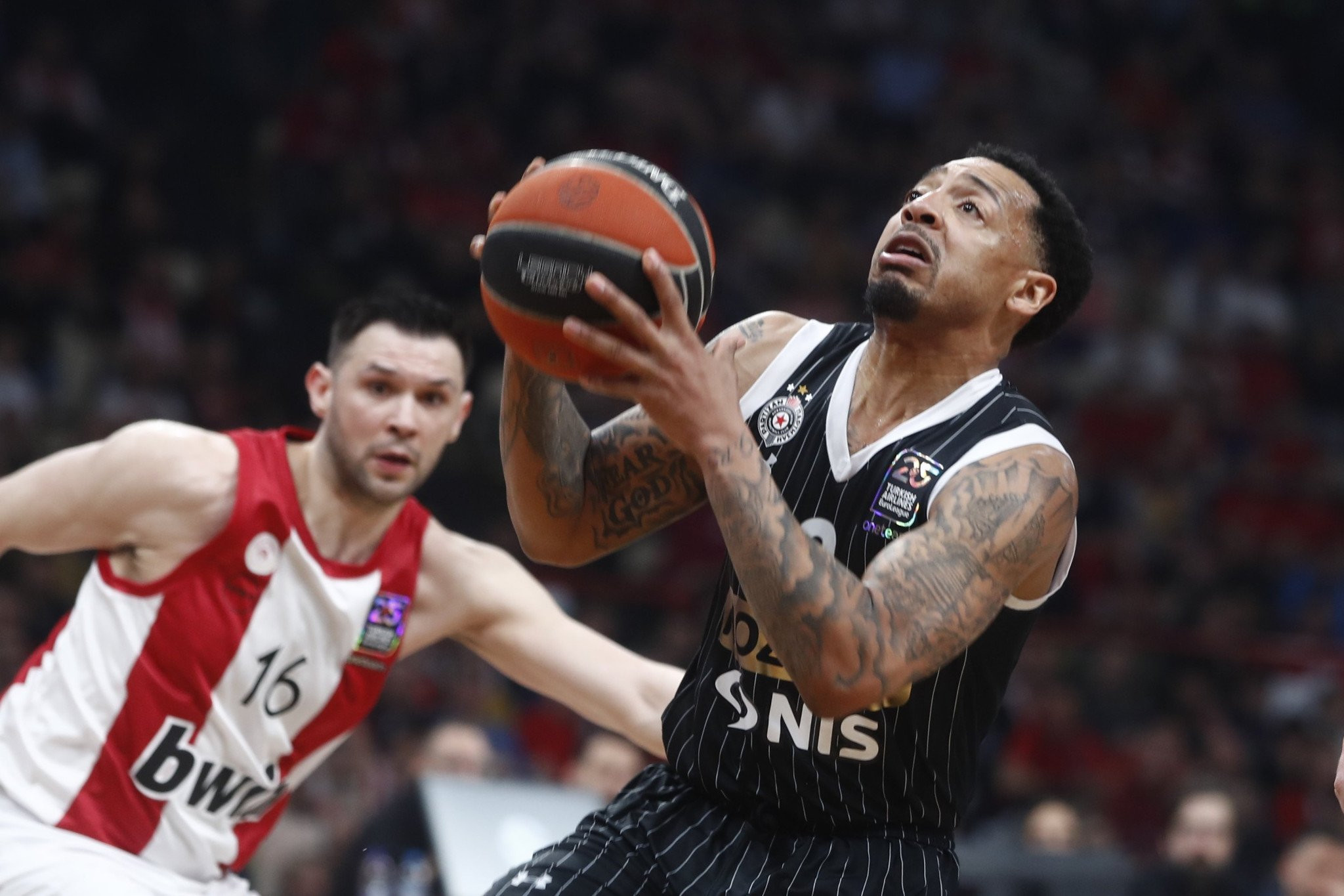 «Κατηγορούμενος για βαριά σωματική βλάβη ο Κάρλικ Τζόουνς»