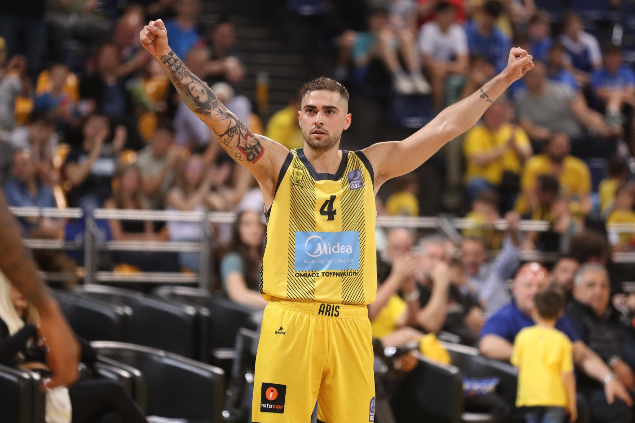 Η παρακάμερα του Άρη που «σημαδεύτηκε» από το αντίο του Τολιόπουλου και το ντεμπούτο του Κλώντζαρη