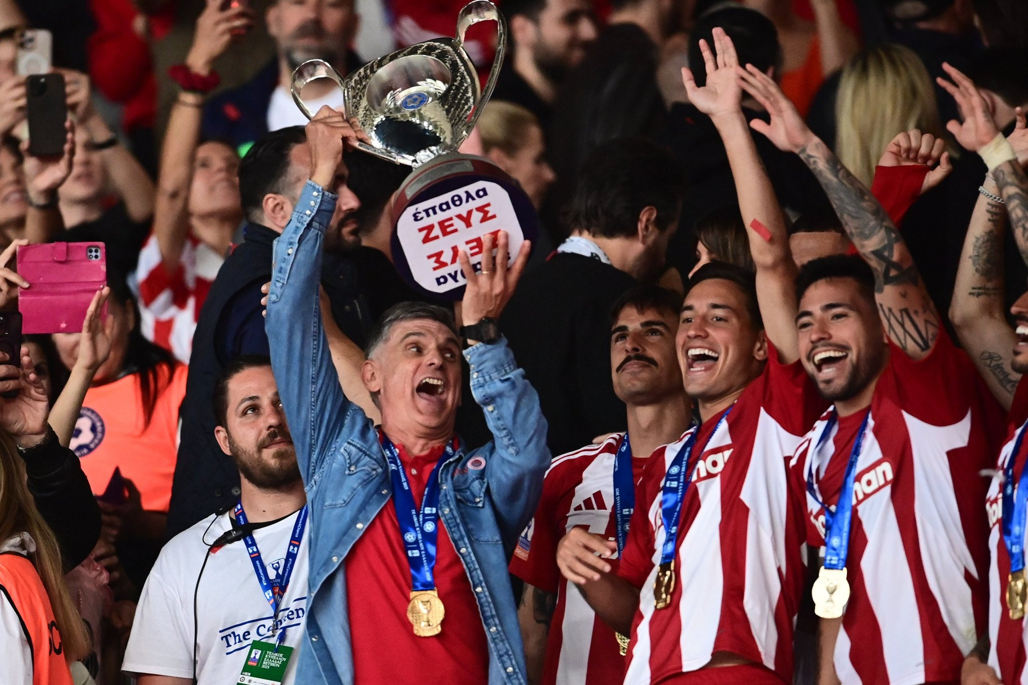 Κόουτς Μέντι, σταμάτα να τους κάνεις πλάκα, δεν είναι πια αστείο...