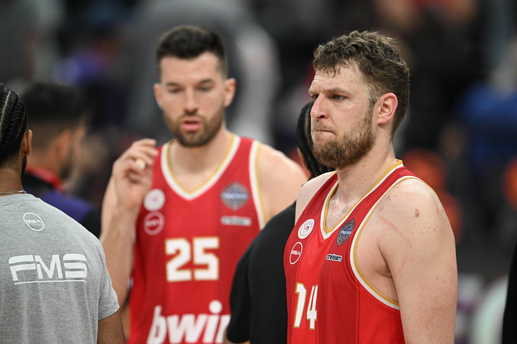 Κατεβασμένα κεφάλια και απογοήτευση στον Ολυμπιακό μετά και την φετινή αποτυχία