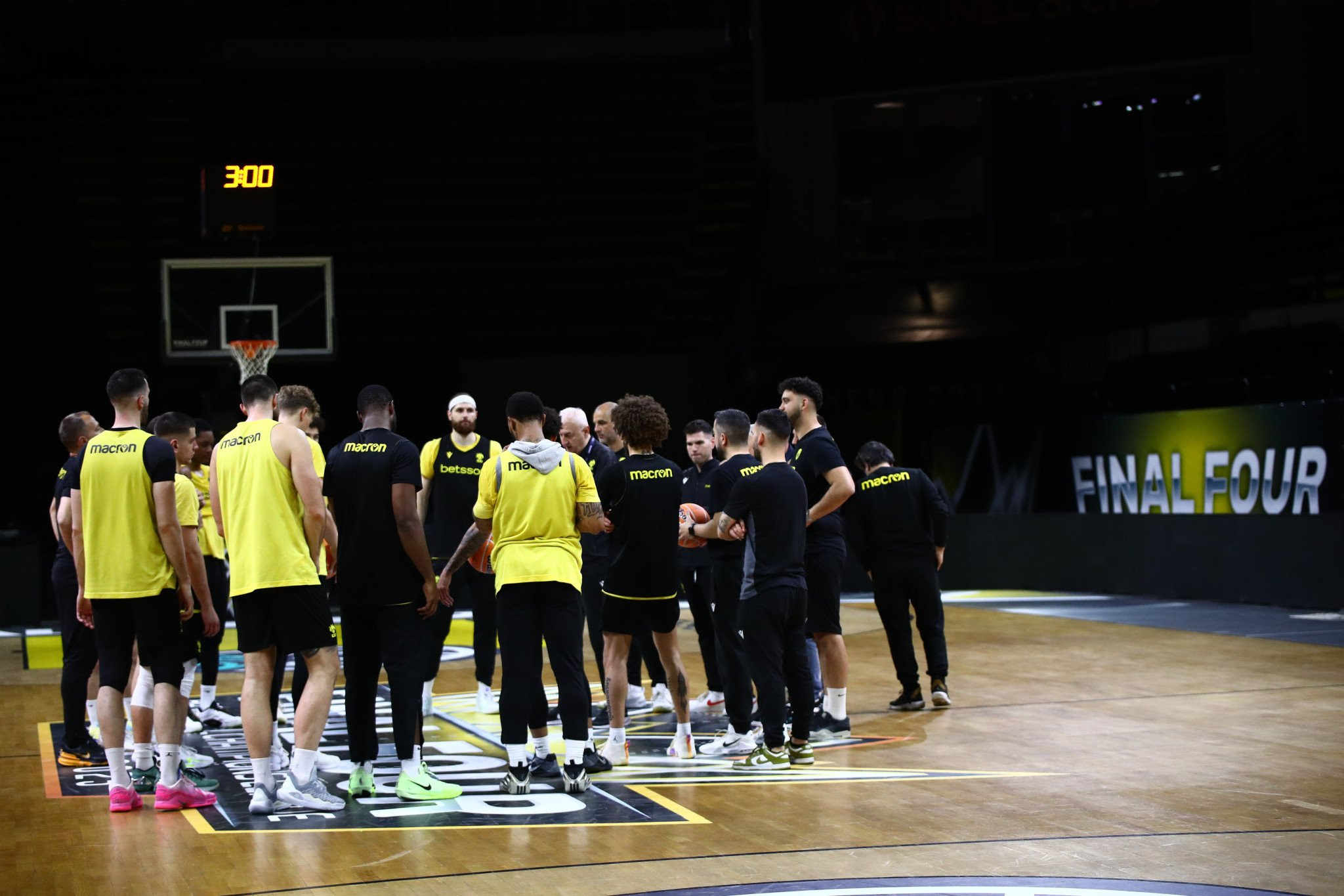 Τελευταία προπόνηση της σεζόν στην ΑΕΚ Betsson, παραμένουν αμφίβολοι τρεις