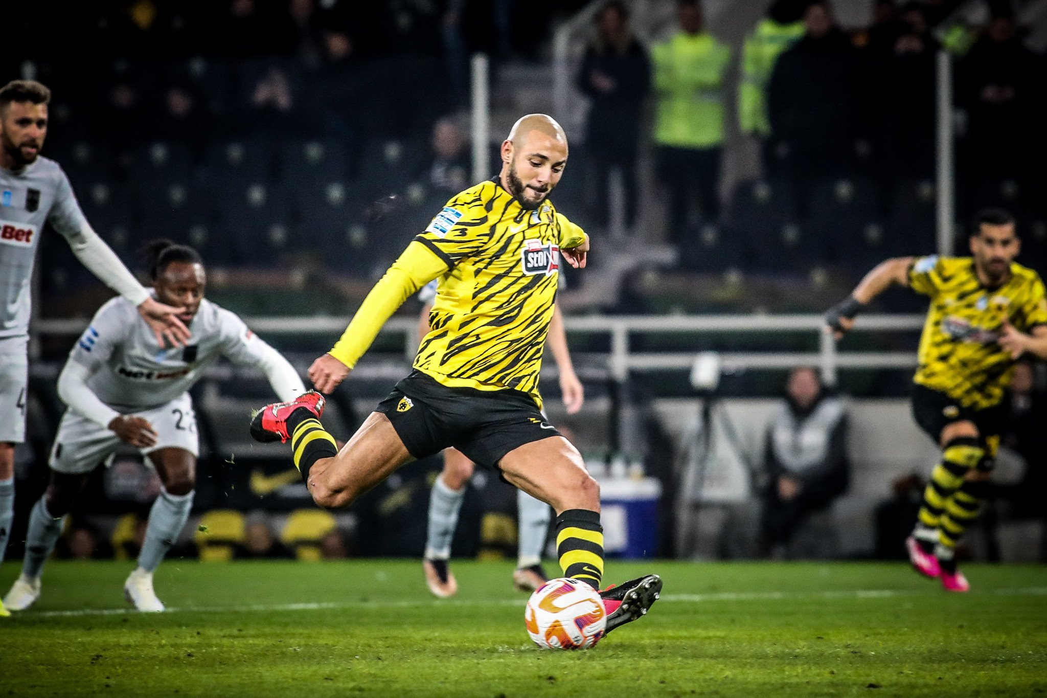 Μεταγραφή στα 38 του ο Άμραμπατ, που συνεχίζει την καριέρα του στο Μαρόκο