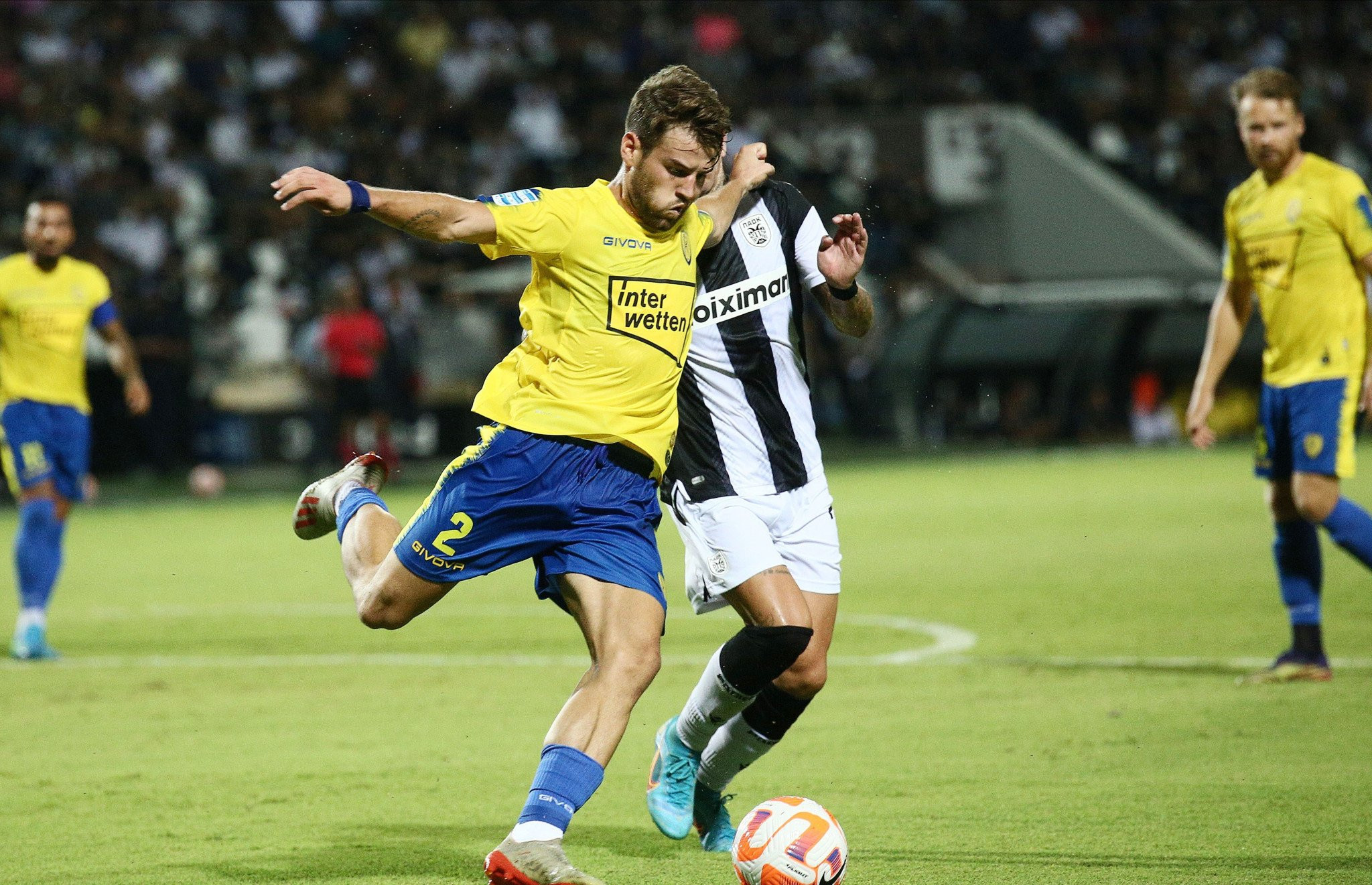 Η ΑΕΛ «κλείνει» τον Κώστα Αποστολάκη