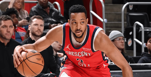 Στο πλευρό του αδερφού του και της Φενέρμπαχτσε ο Σι Τζέι ΜακΚόλουμ