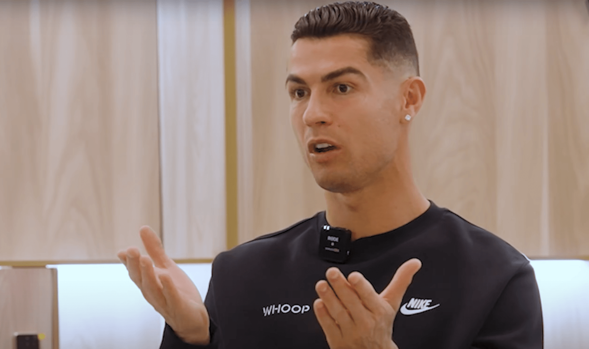 Ο Κριστιάνο Ρονάλντο ανακαλύπτει ότι δεν είναι 40 ετών, αλλά... νεότερος (video)