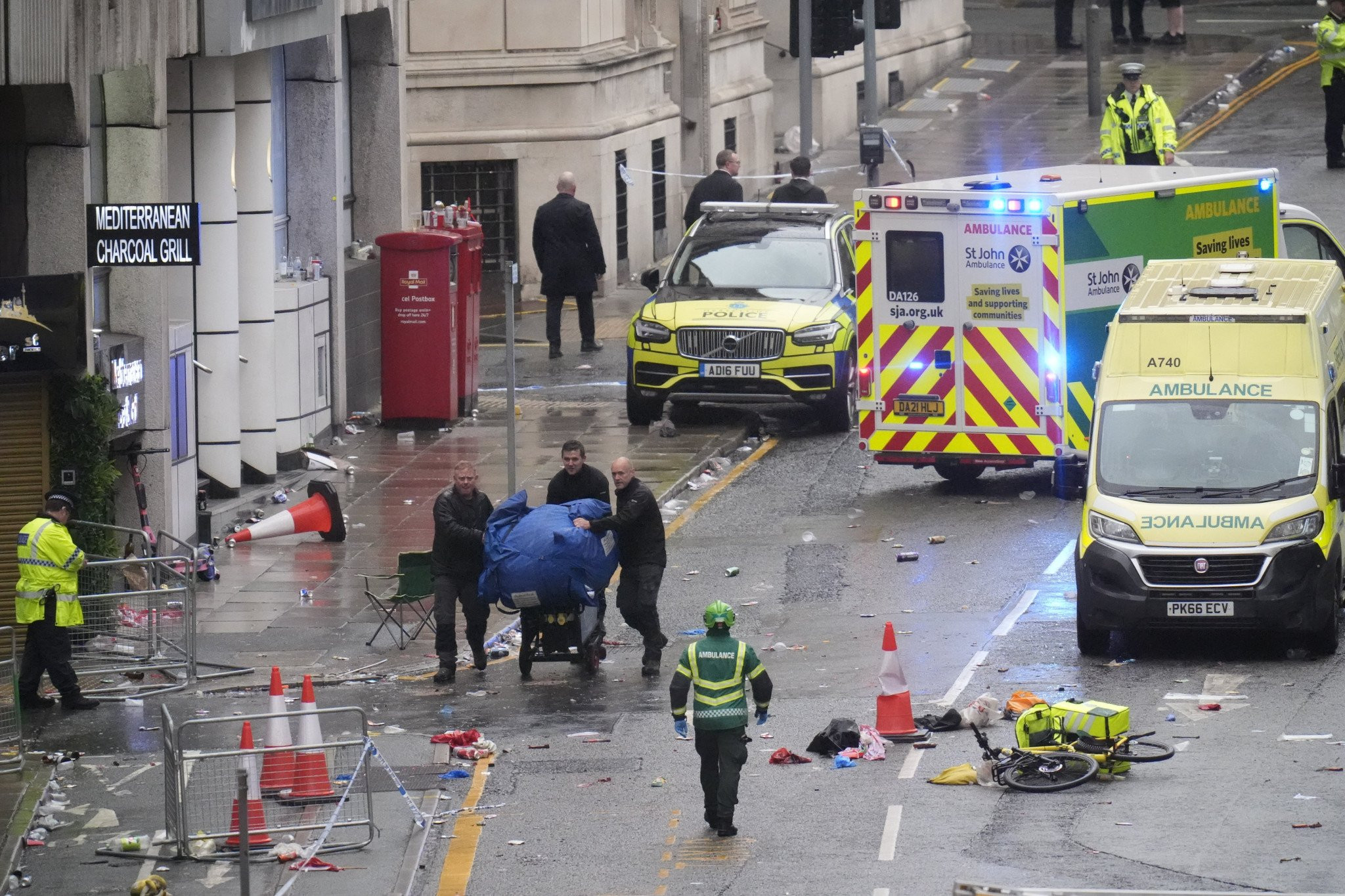 27 άνθρωποι στο νοσοκομείο, οι 2 με σοβαρά τραύματα από την επίθεση στο Λίβερπουλ