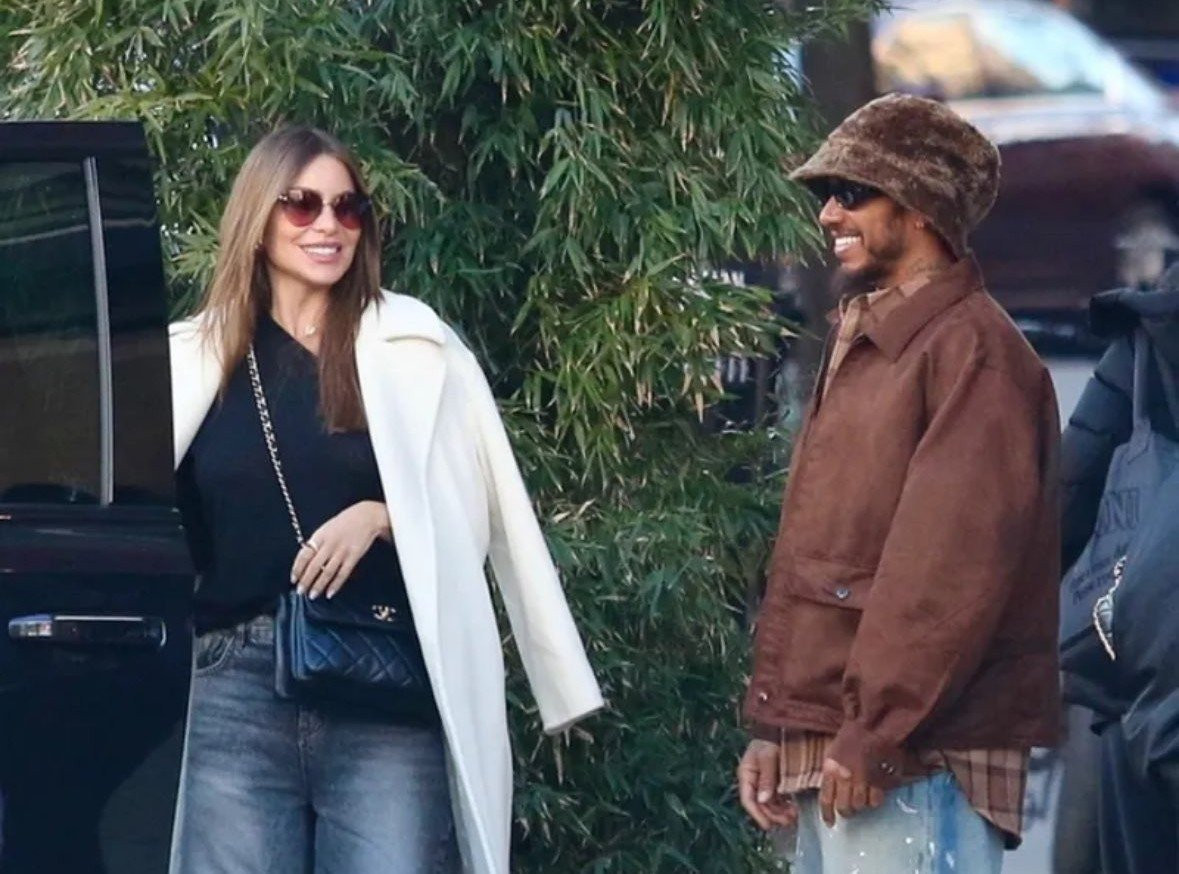 Άβολο: Πώς η Σοφία Βεργκάρα θέλησε να πικάρει τον (πρώην της) Λιούις Χάμιλτον με τον νέο σύντροφό της