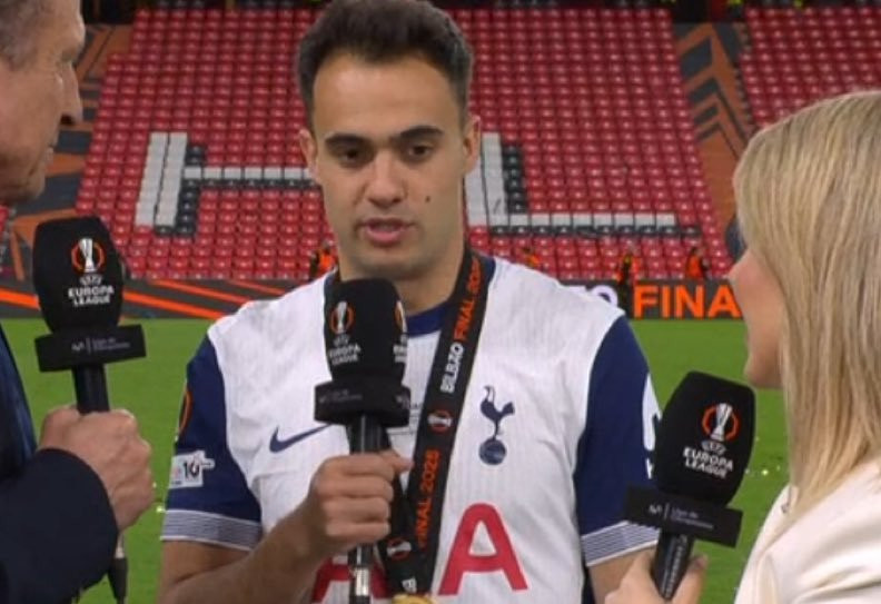 Το μυστήριο του Ρεγκιλόν  - Πήρε μετάλλιο χωρίς να είναι δηλωμένος στη λίστα της Τότεναμ