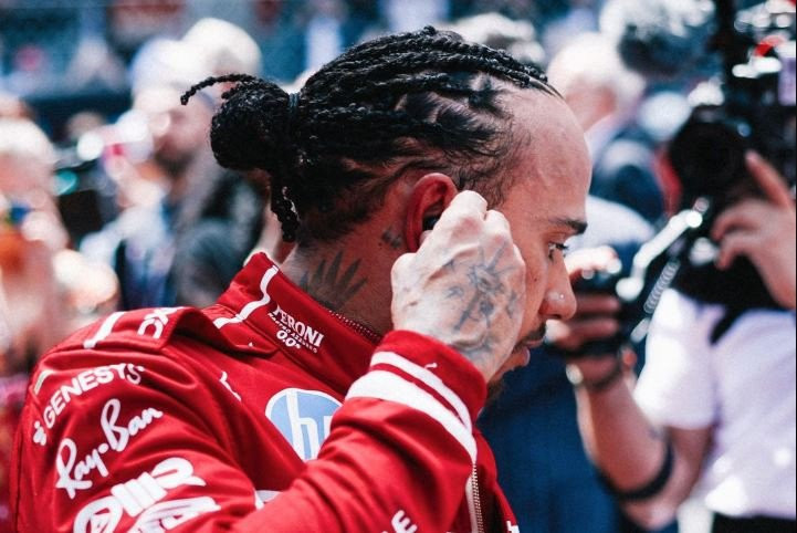 Για ακόμη έναν αγώνα, ο Χάμιλτον δεν συνεννοήθηκε καλά με τη Ferrari