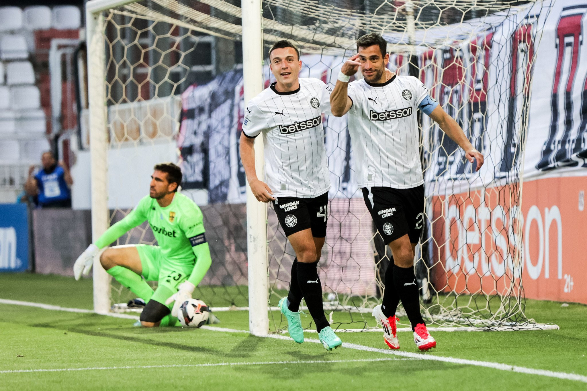 Αποχωρούν Μπρεσάν και Ριέρα, ανανέωσε ο Λαμπρόπουλος στον ΟΦΗ