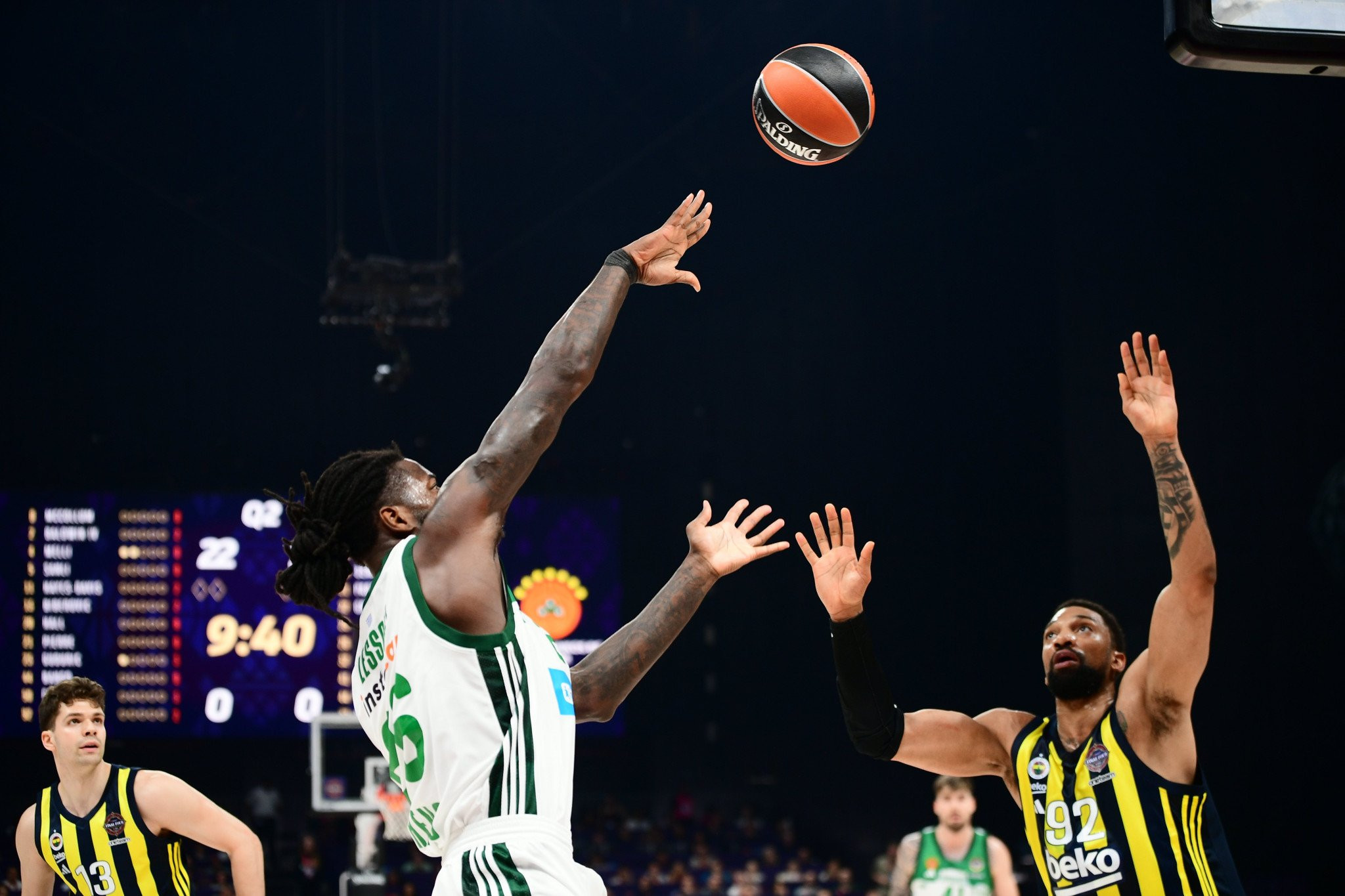 Το μπλοκ του Ματίας Λεσόρ με την επιστροφή του στο παρκέ (video)